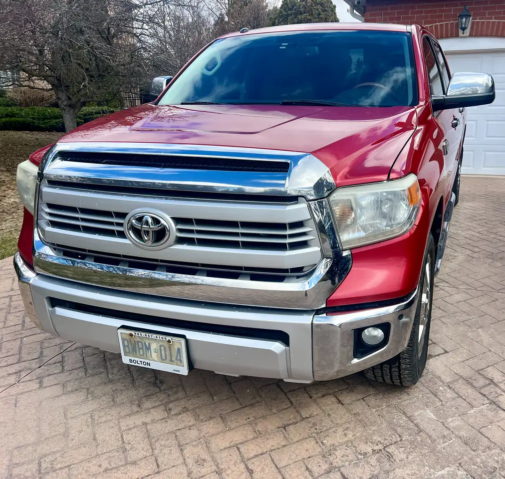 Toyota Tundra снимка Toyota Tundra