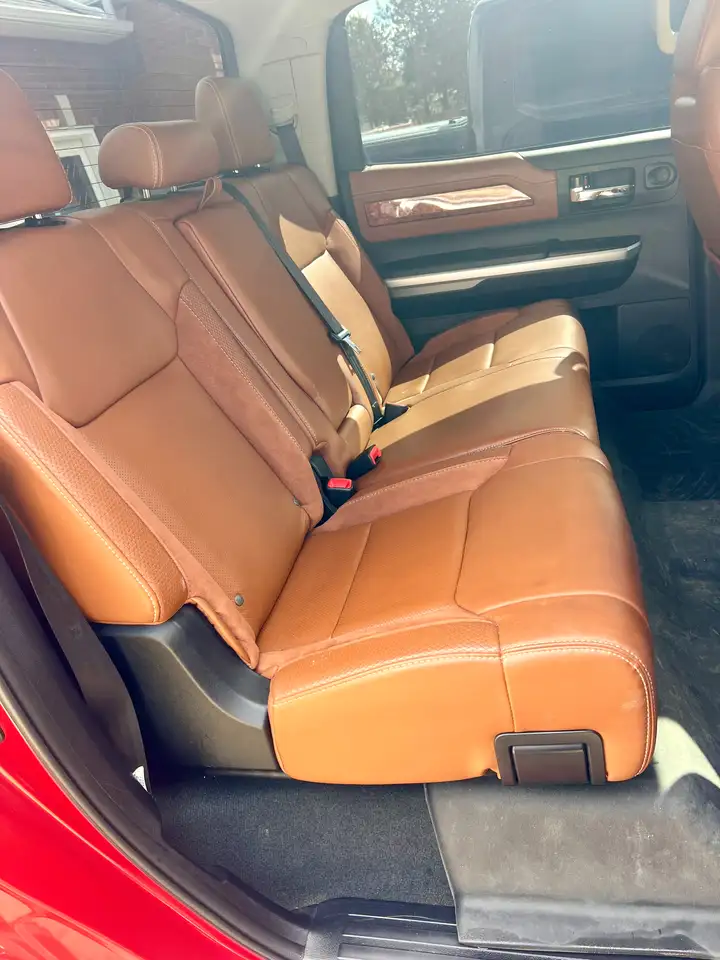 Toyota Tundra снимка Toyota Tundra