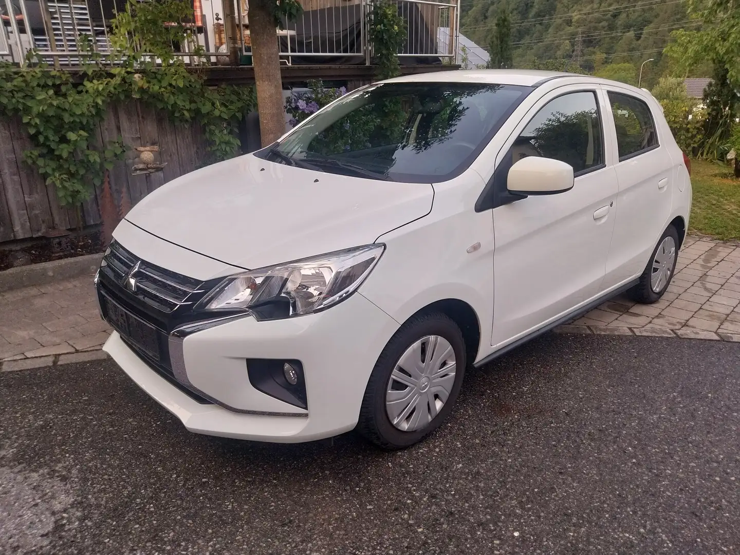 Mitsubishi Space Star 1,0 Weiß - 1