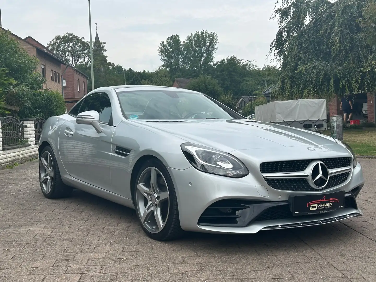Mercedes-Benz SLC 180 SLC Roadster AMG Line*Auto*Shz*Klima*PDC Zilver - 2
