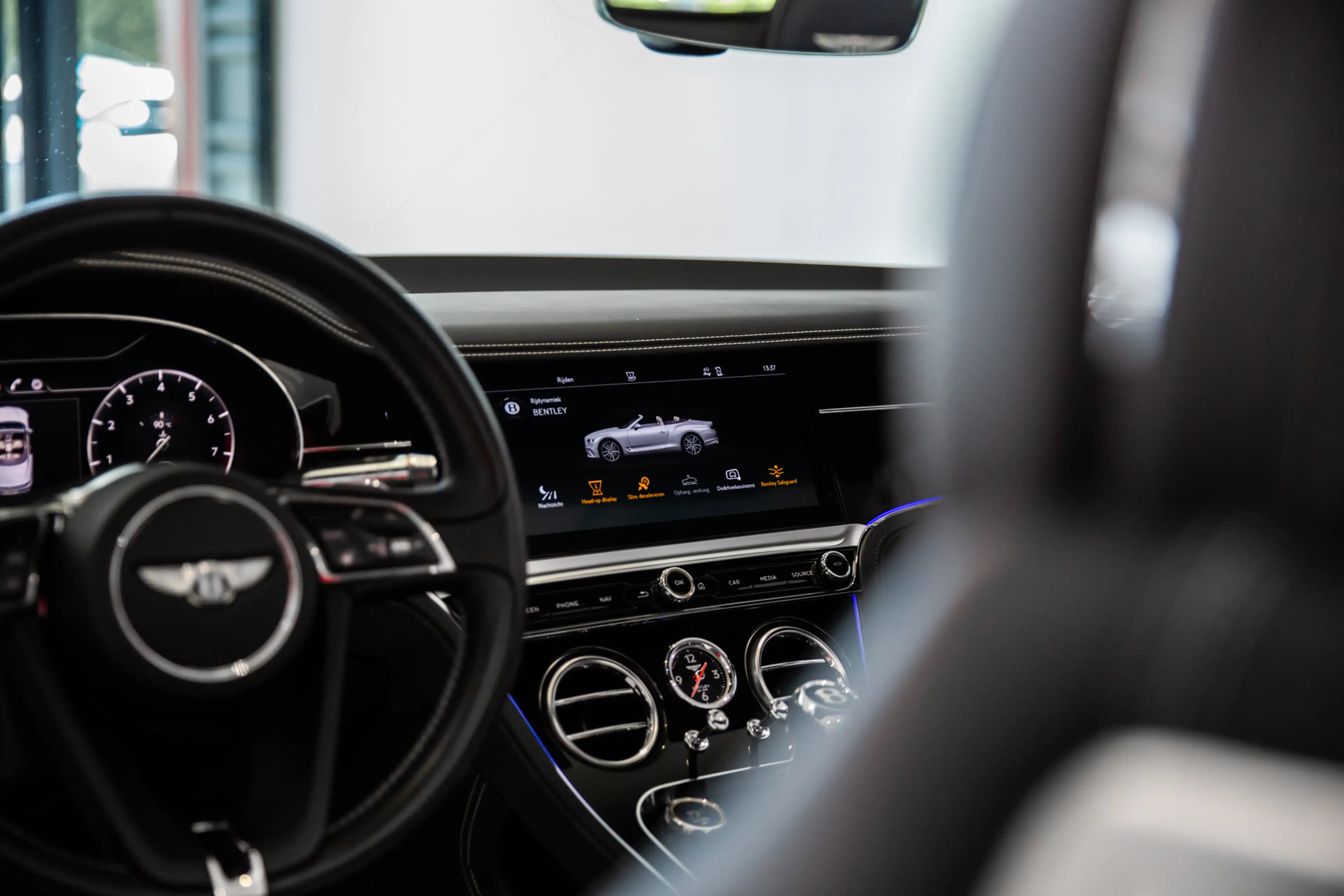 Bentley Continental GTC 4.0 V8 First Edition — photo 27