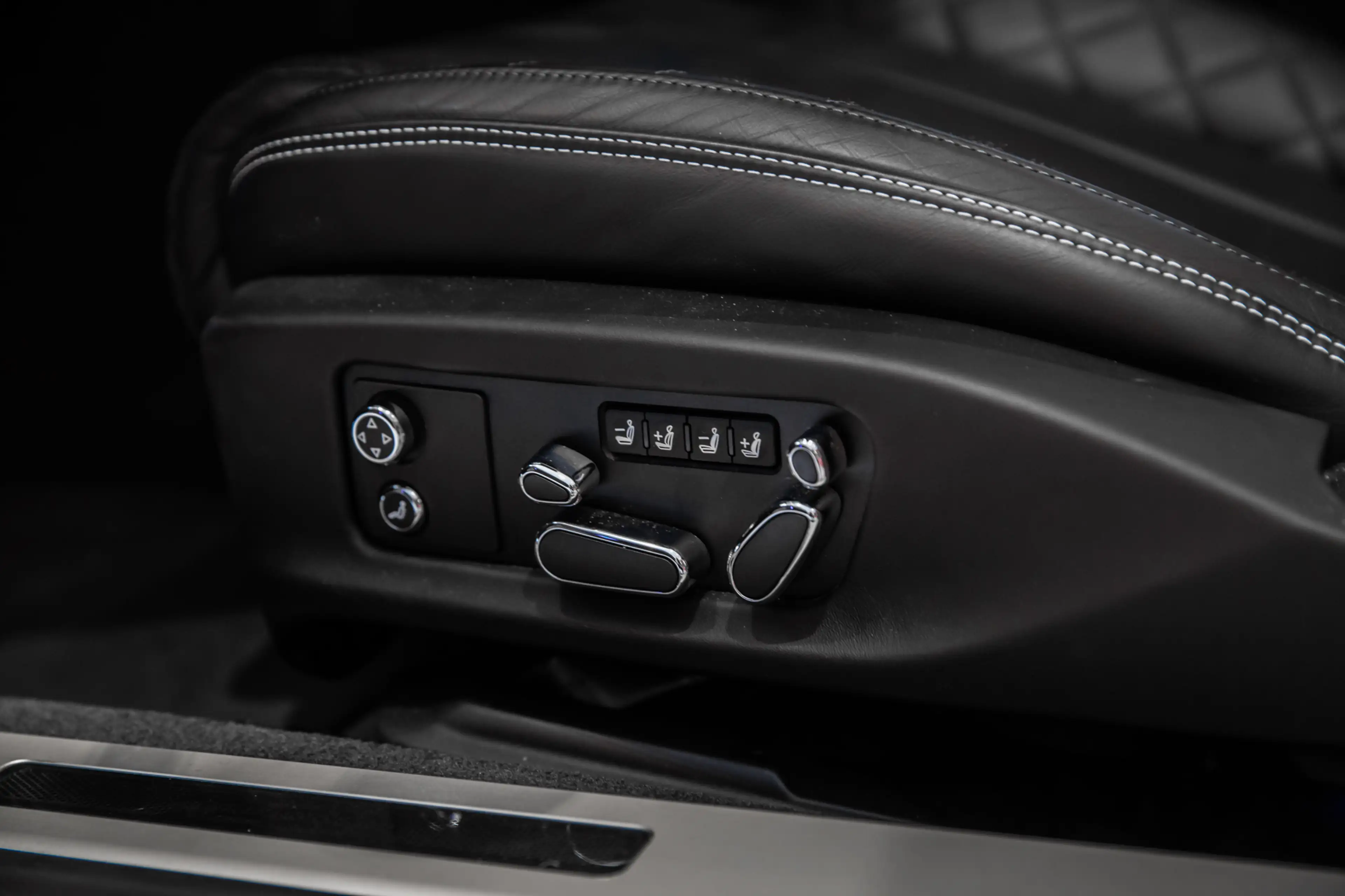 Bentley Continental GTC 4.0 V8 First Edition — photo 29