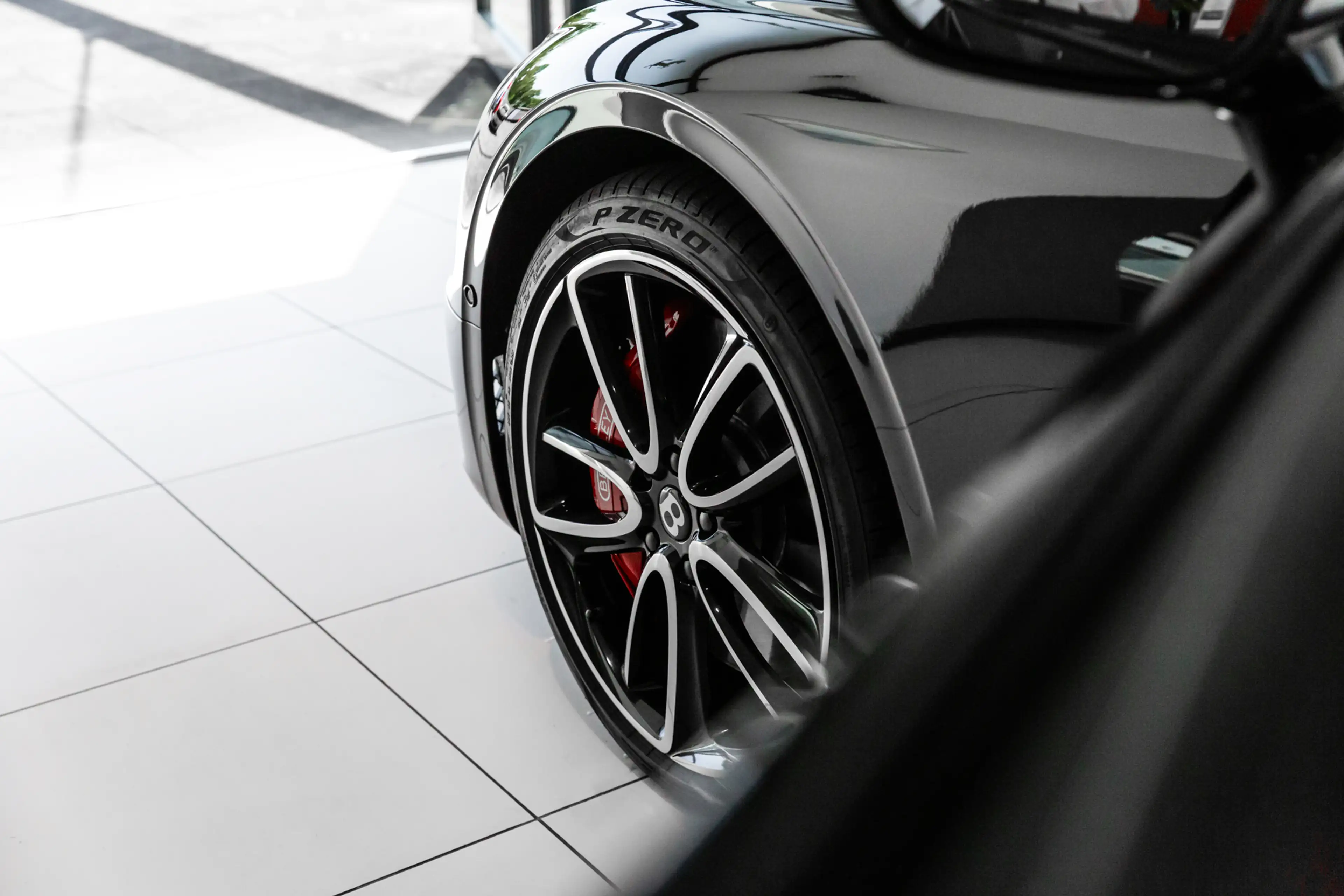 Bentley Continental GTC 4.0 V8 First Edition — photo 15