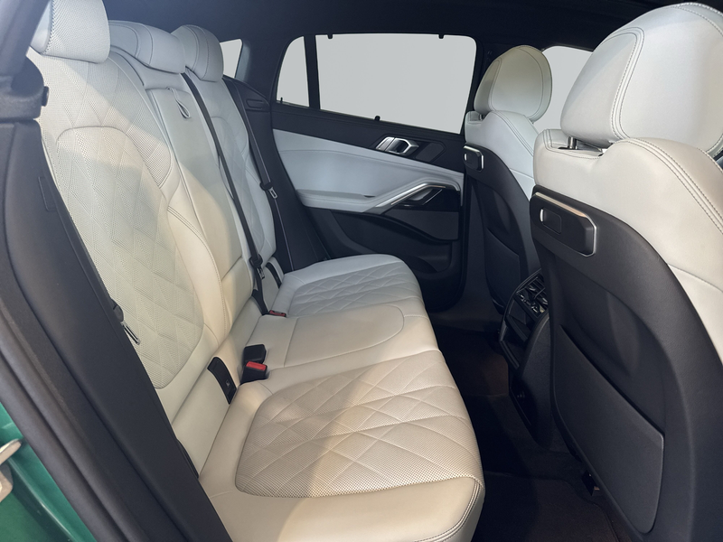 BMW X6 M60i xDrive — photo 10