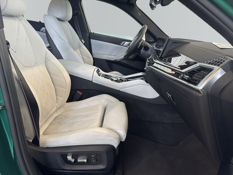 BMW X6 M60i xDrive — photo 11