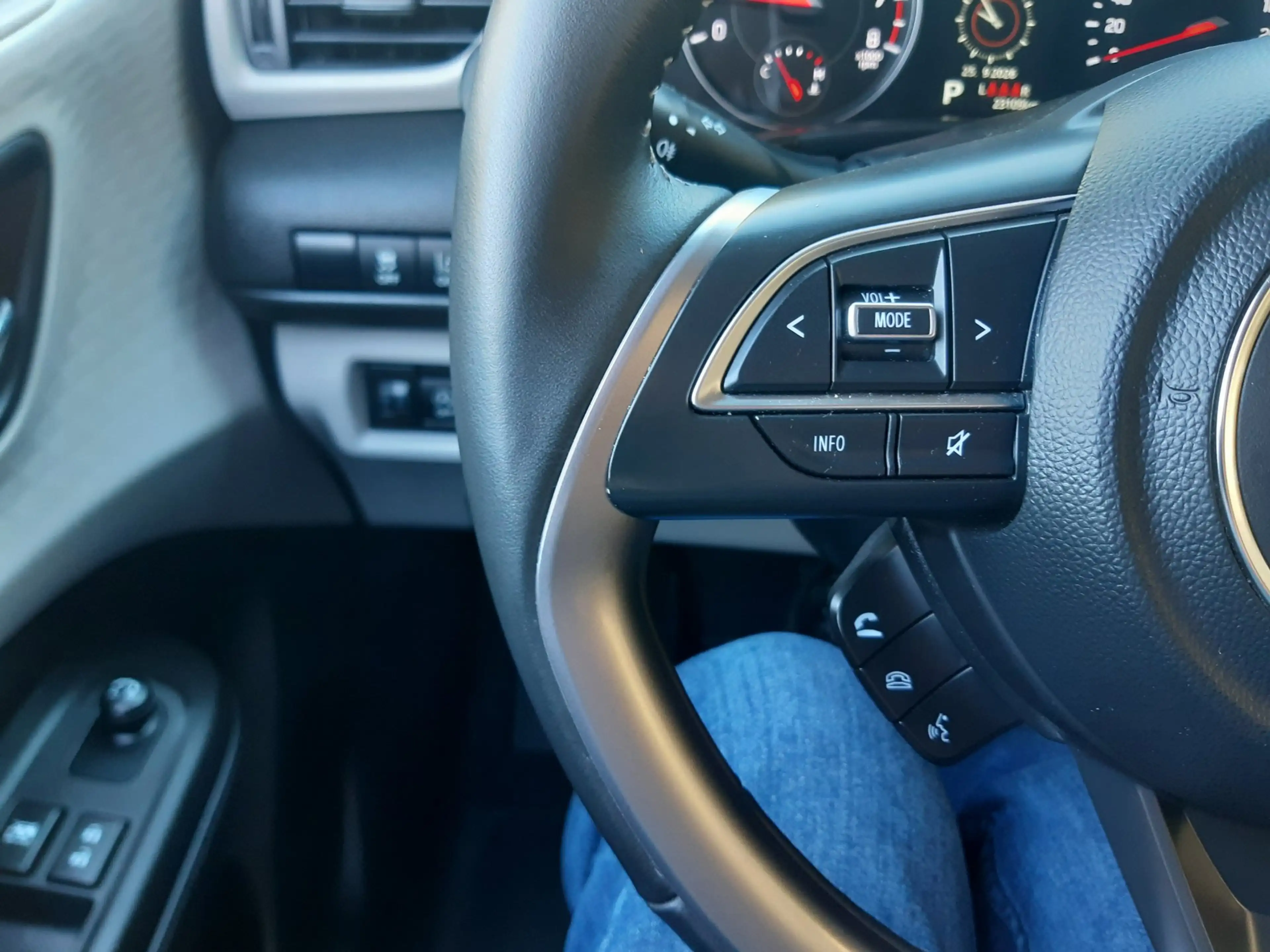 Suzuki Swift 1.2 Select Smart Hybrid AUTOMAAT — photo 16