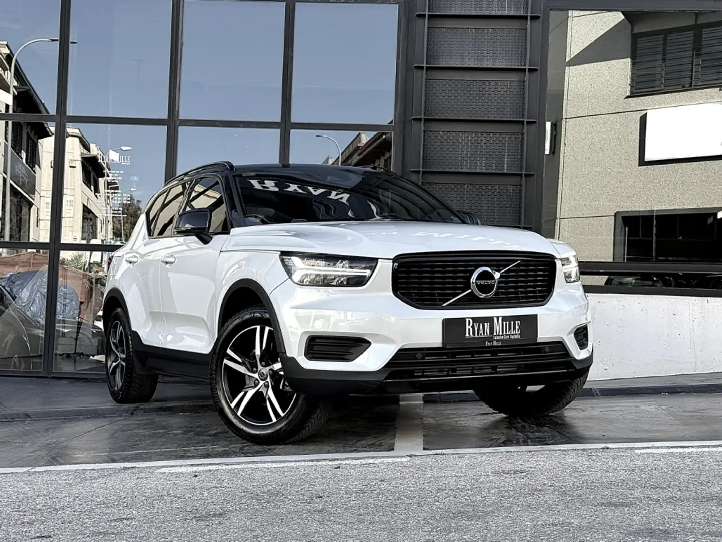Volvo XC40 B4 R-Design Aut. Blanco - 1