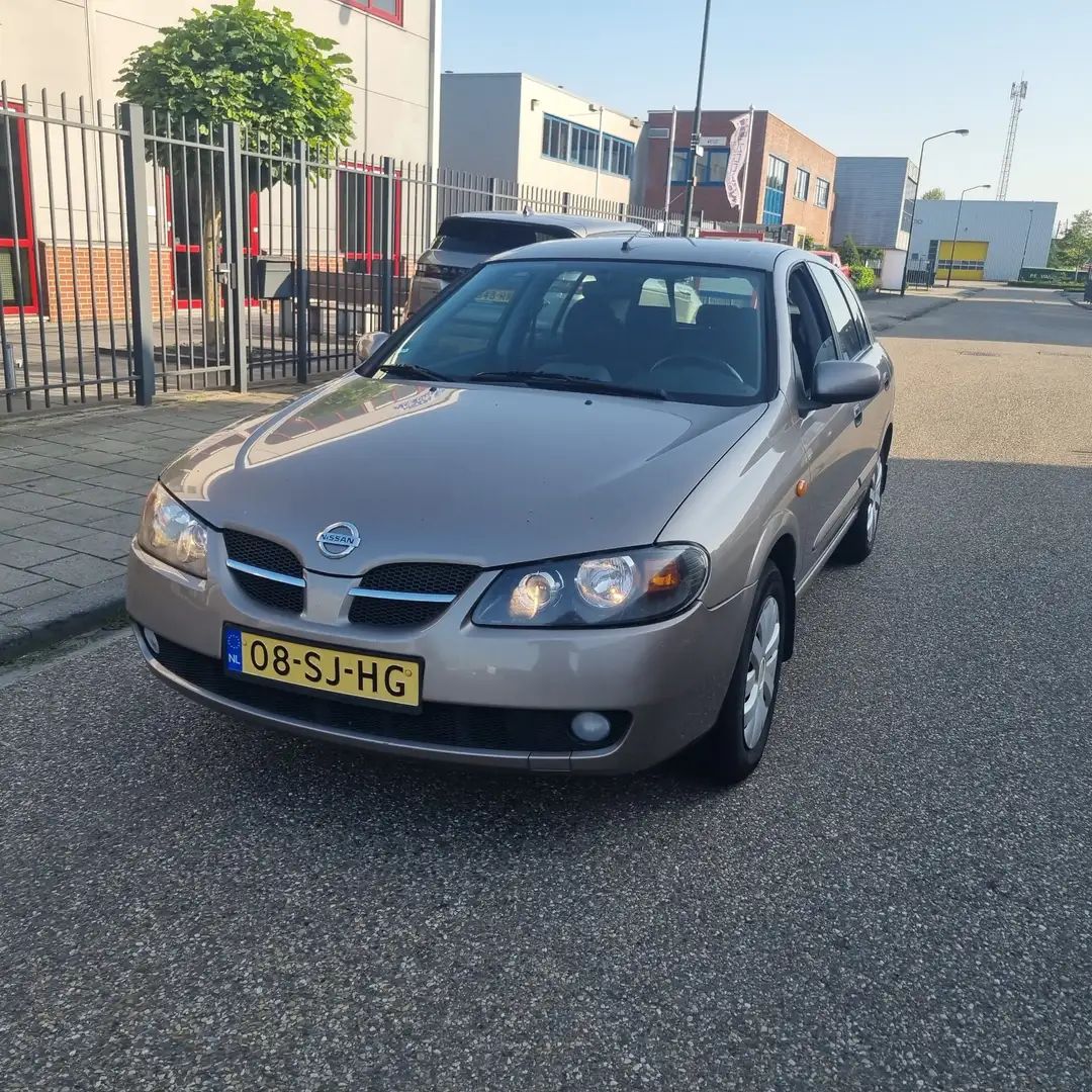 Nissan Almera 1.5 ___ 5D ____ Lage Km__ Airco - 1