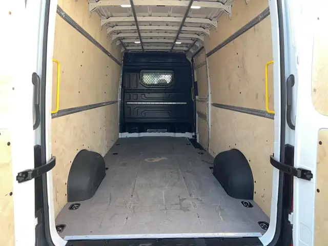 Volkswagen Crafter view 12