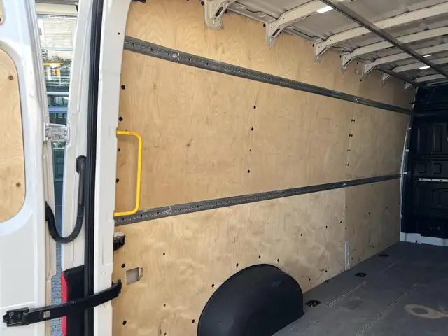 Volkswagen Crafter view 14