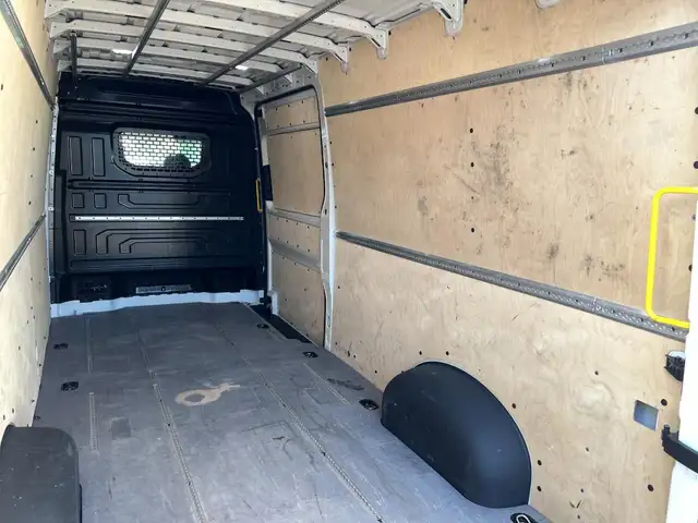 Volkswagen Crafter view 13