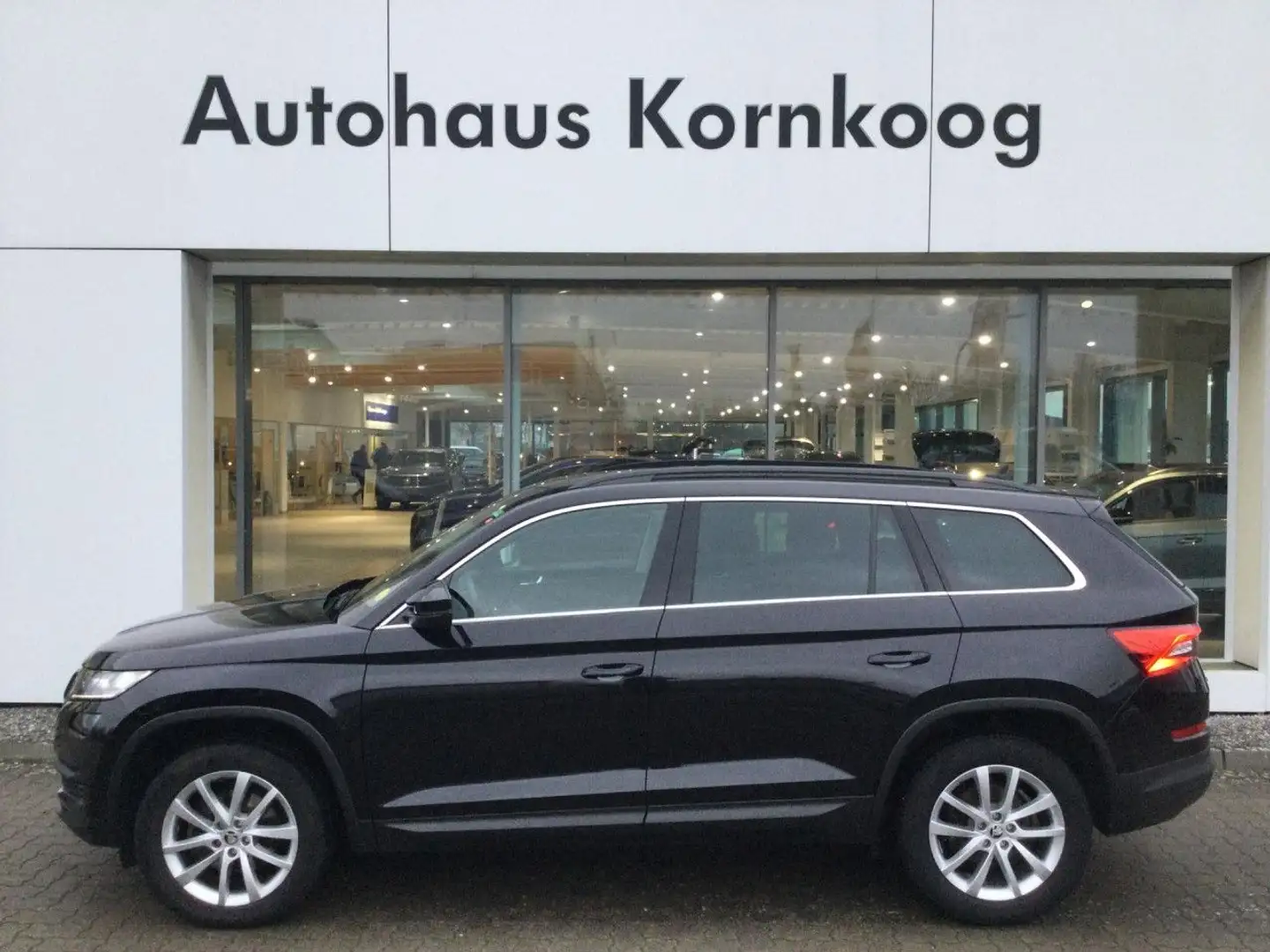 Skoda Kodiaq 2.0 TDI DSG Ambition LED NAVI GRA APP Kamer Schwarz - 1