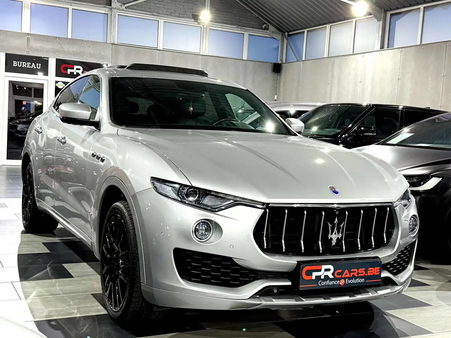 Maserati Levante 3.0 V6 Turbo GranLusso Etat Neuf Full Hist. Argent - 2