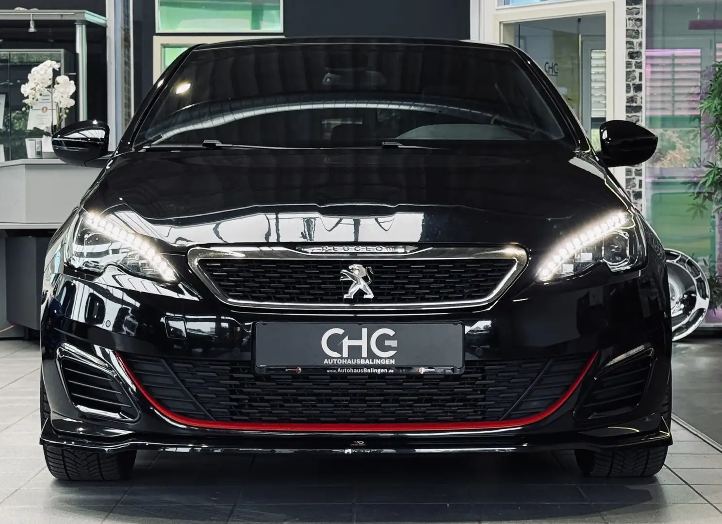 Peugeot 308 GTi |LED|SHZ|PANO|REMUS| Negro - 2