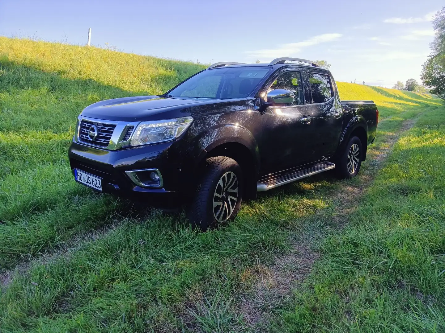 Nissan NP300 N-Connecta Double Cab 4x4 Noir - 1