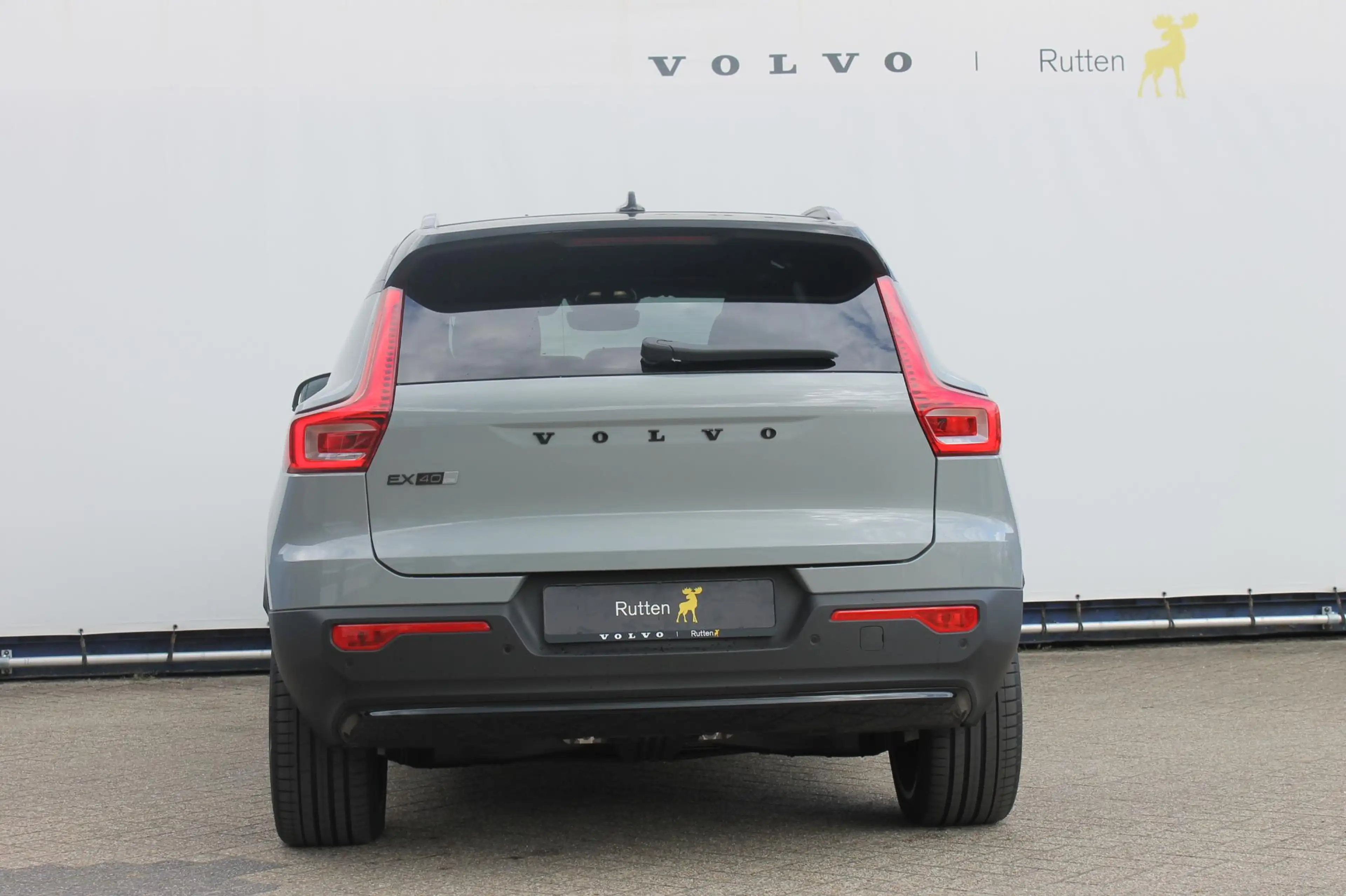 Volvo EX40 Single Motor Extended Range Plus Black Ed. 82 kWh — photo 8