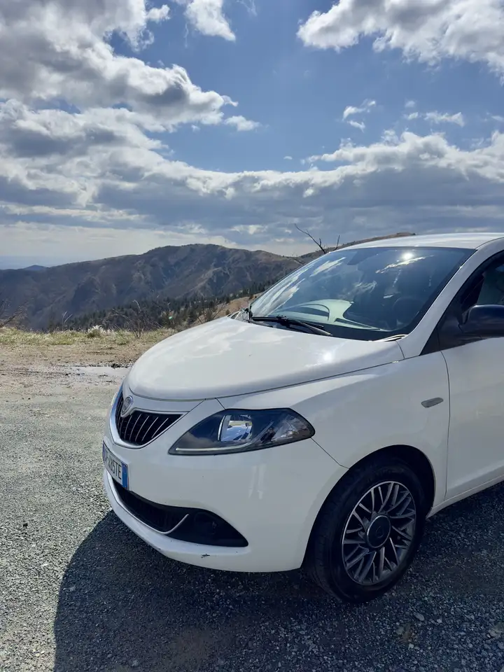 Lancia Ypsilon 2021