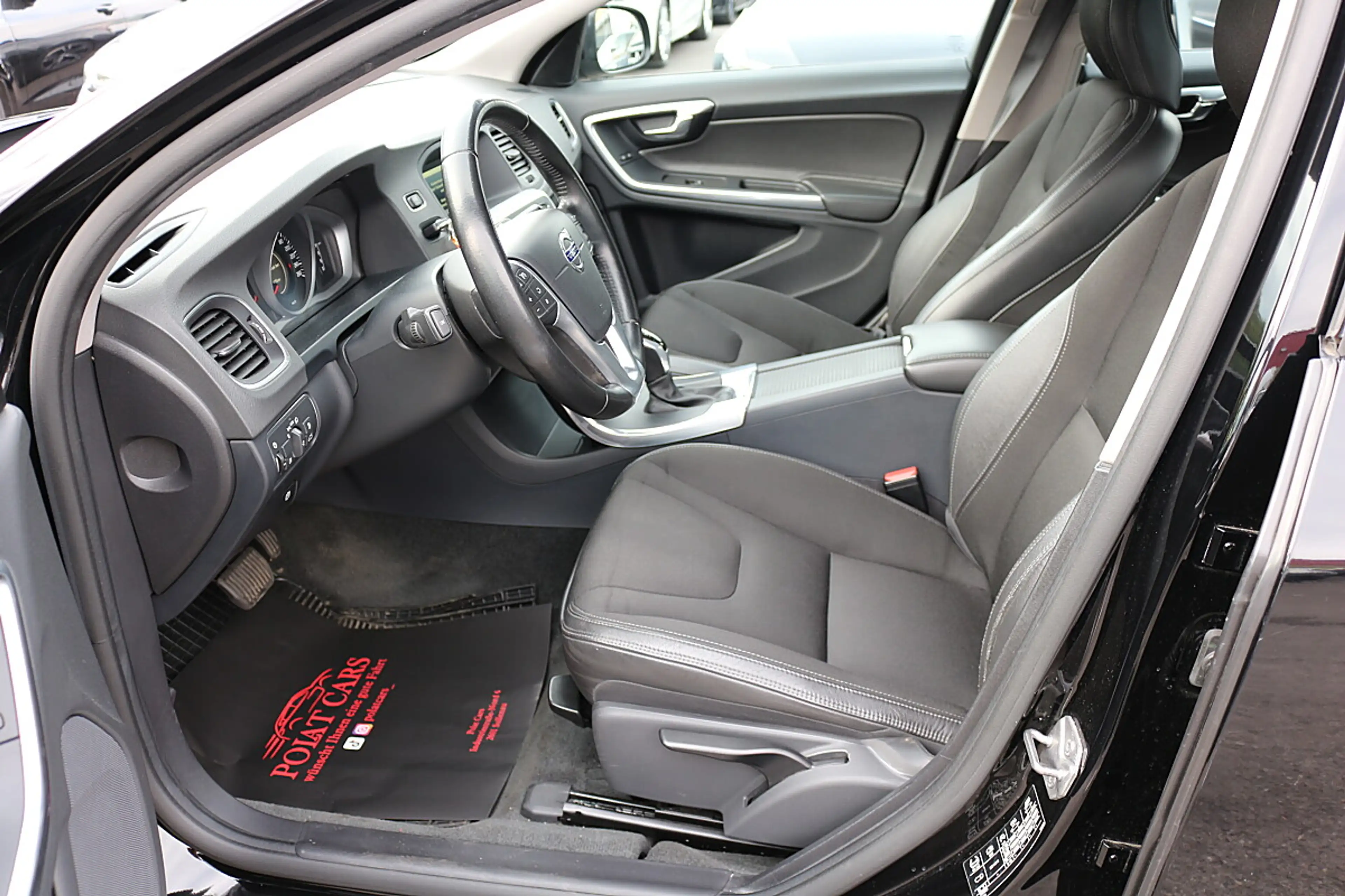 Volvo S60 D3 Kinetic Geartronic *Vollausstattung* — photo 12