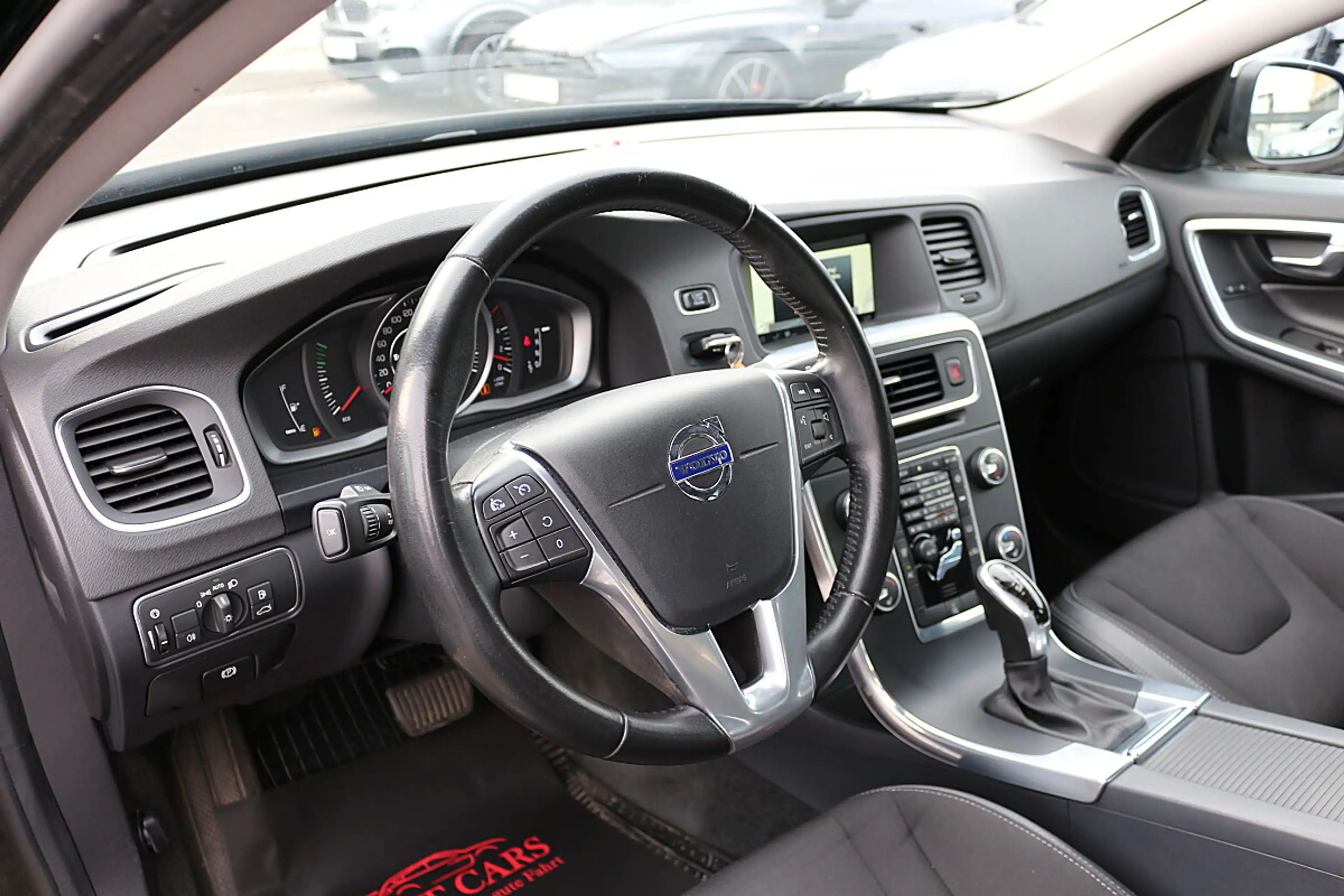 Volvo S60 D3 Kinetic Geartronic *Vollausstattung* — photo 14