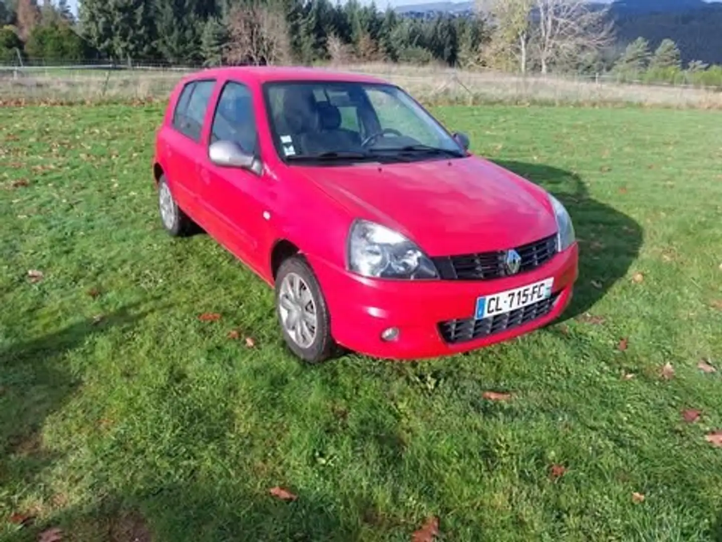 Renault Clio IV 1.2 16V 75 Expression Rouge - 1