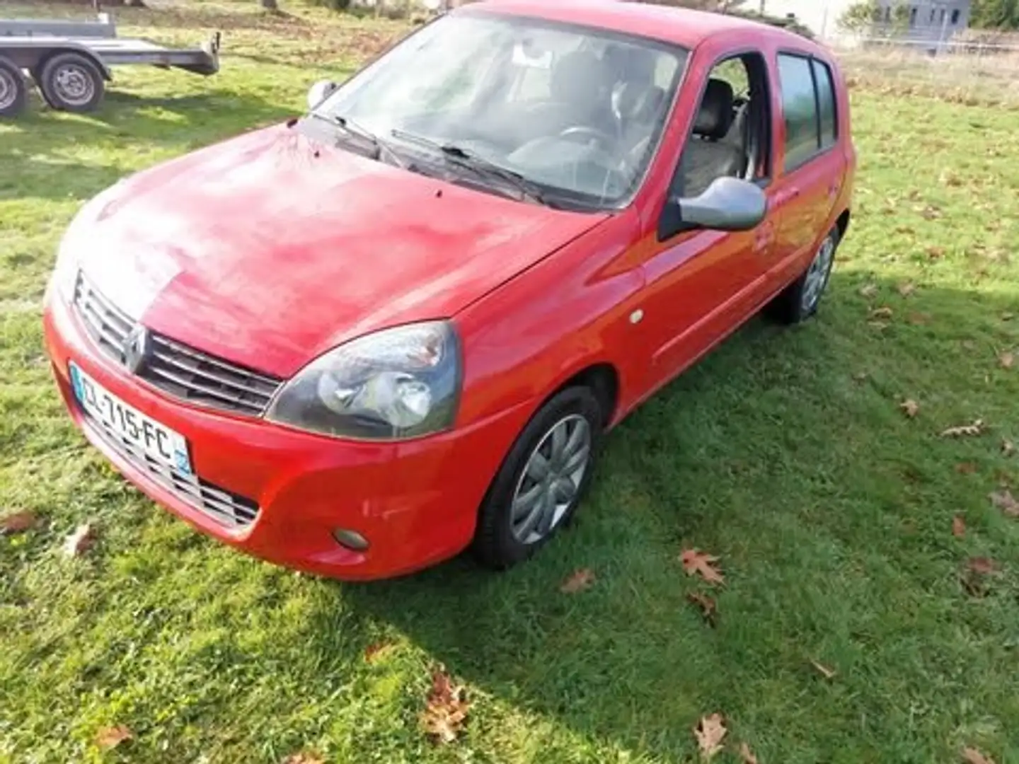 Renault Clio IV 1.2 16V 75 Expression Rouge - 2