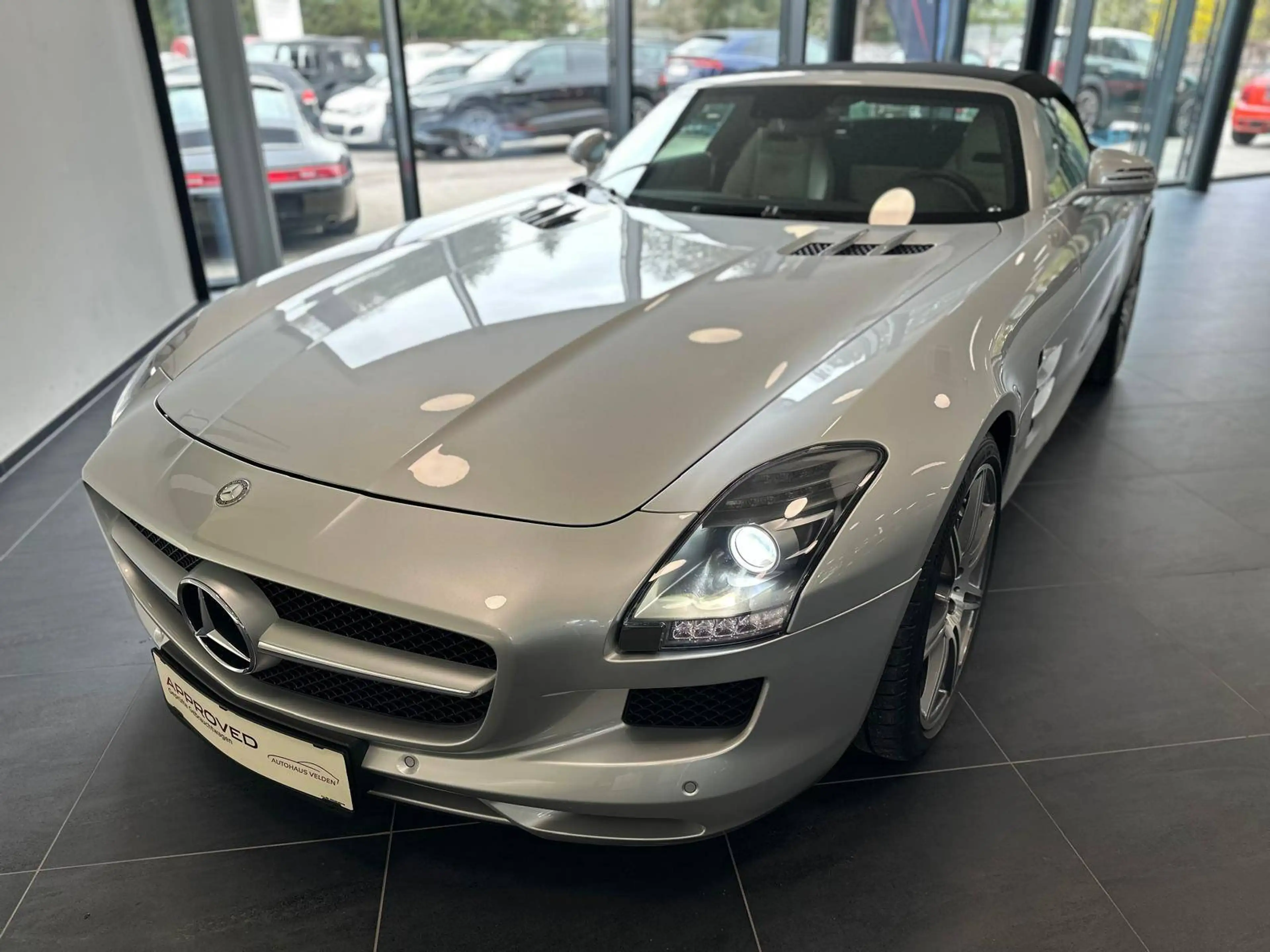 Mercedes-Benz SLS Roadster — photo 14