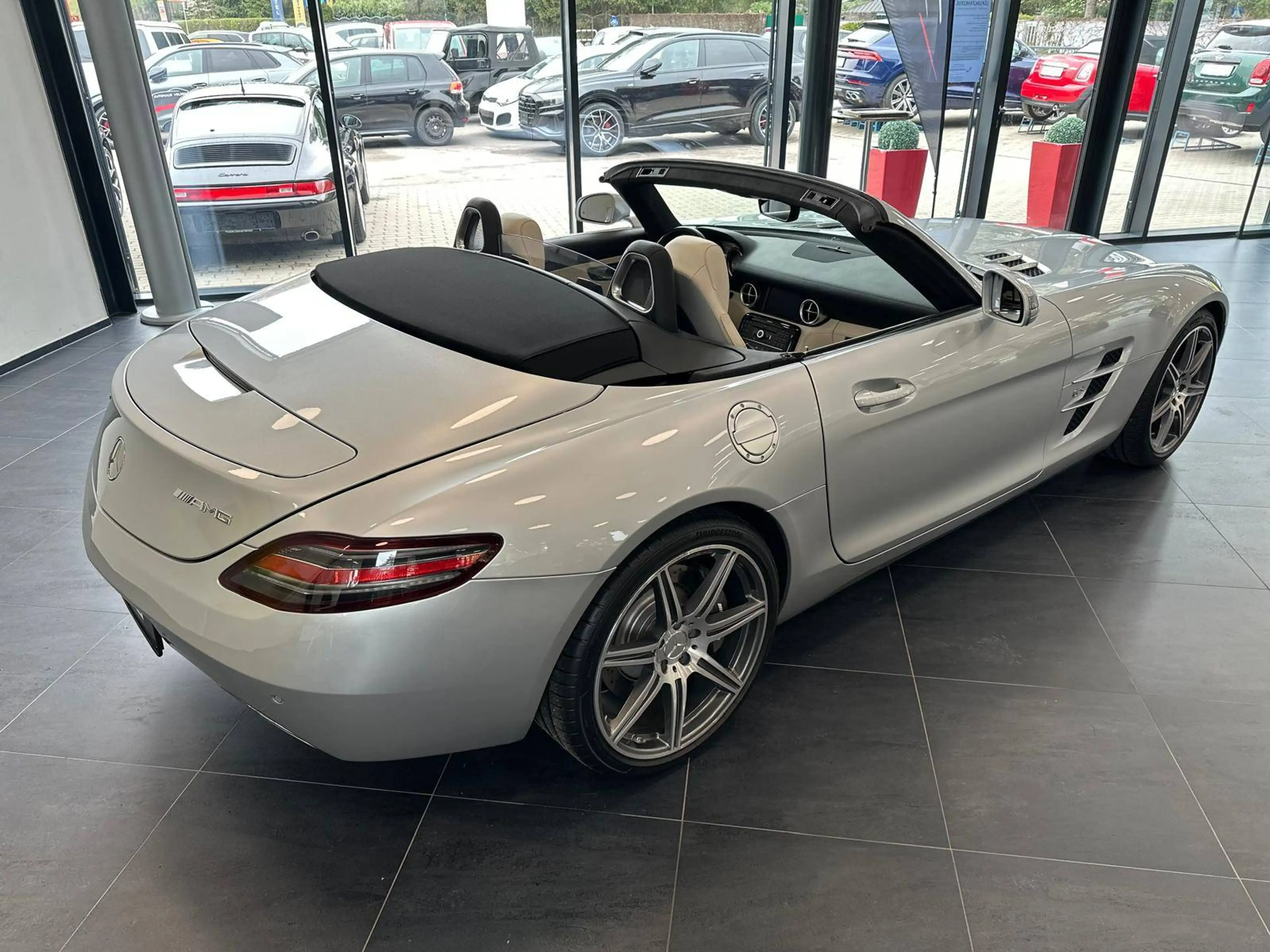 Mercedes-Benz SLS Roadster — photo 13