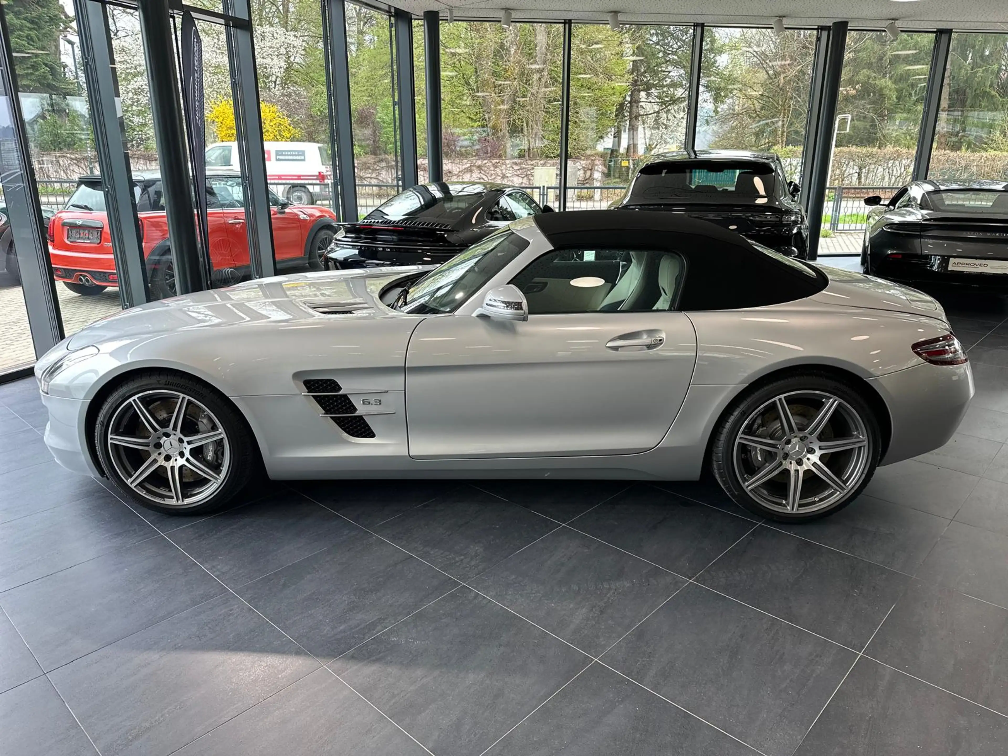 Mercedes-Benz SLS Roadster — photo 3