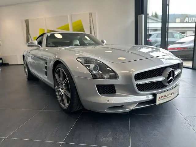 Mercedes-Benz SLS Roadster