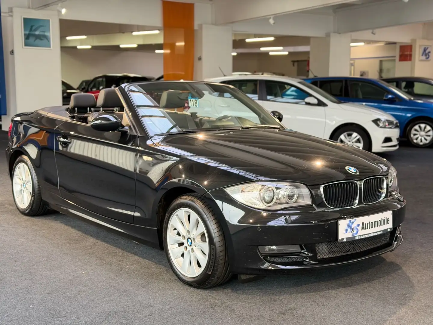 BMW 118 1 Cabrio*LEDER*PDC*NAVI*XENON*ALU*TEMPO*MFL* Schwarz - 1