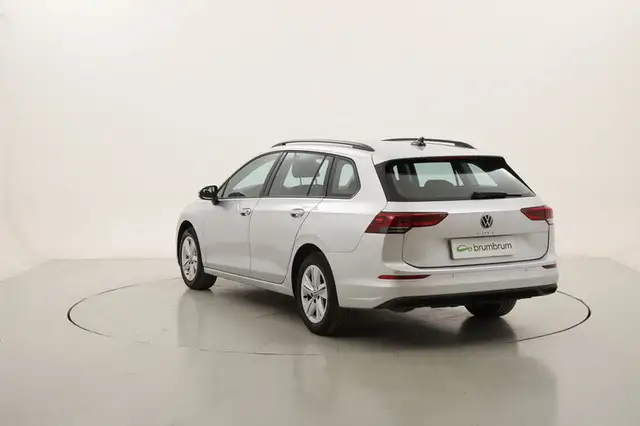 Volkswagen Golf view 3