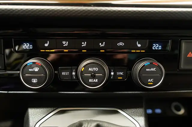 Volkswagen T6.1 Multivan 2,0 TDI DSG G.Six "LED*AHK*R-KAM*VIRTUAL" Ansicht 37