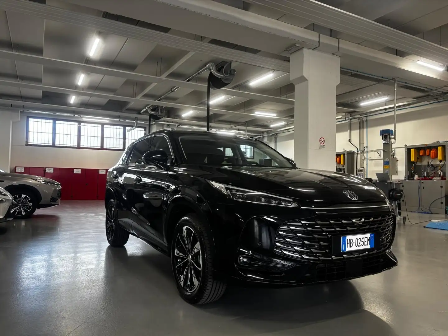 MG HS NEW HS Hybrid+ LUX BLACK-PBC Arancione - 1