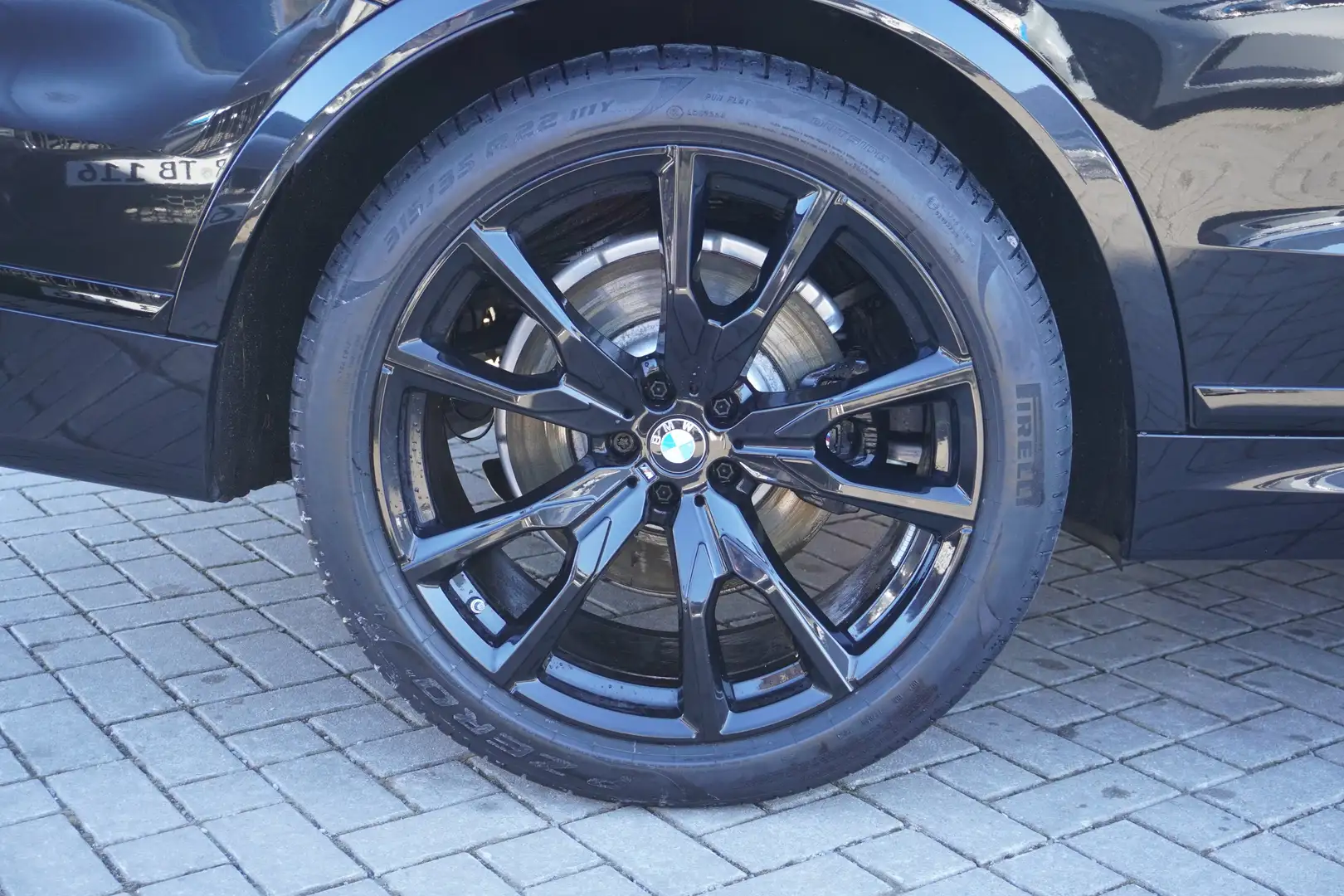 BMW X7 xDrive40d M Sport PRO AHK ACC HeadUp Standhz 360Ka Schwarz - 2