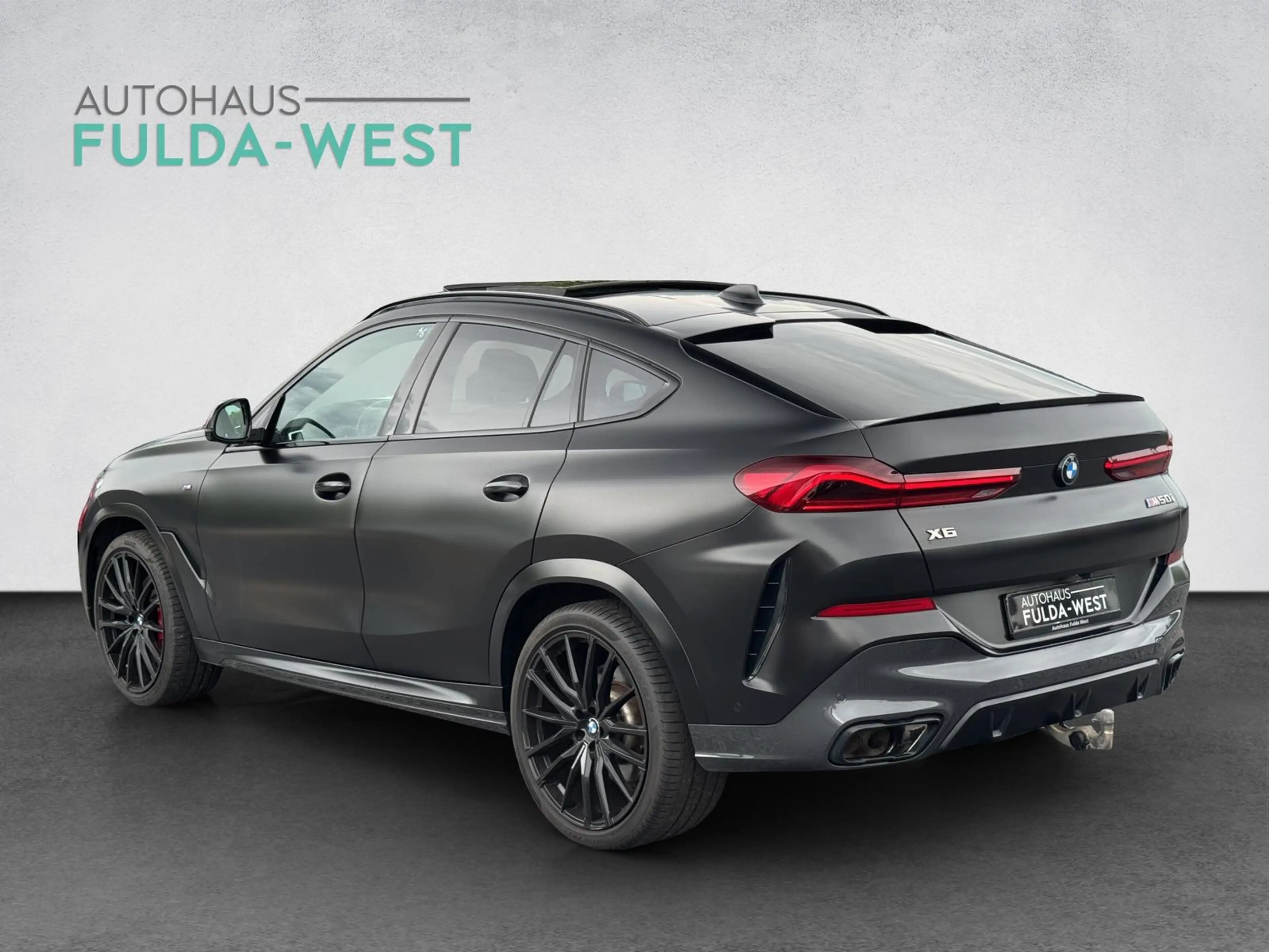 BMW X6 M50i Black Vermilion FrozenBlack Laser B&W — photo 4