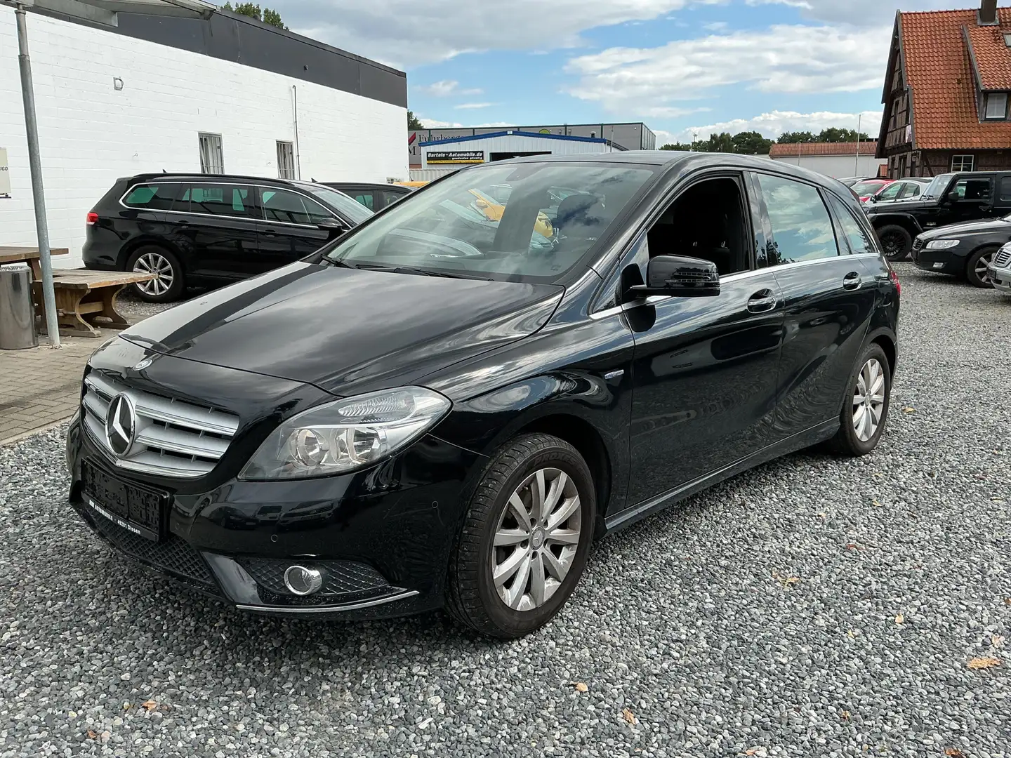 Mercedes-Benz B 180 Navi, PDC, Sitzheizung, Klimaautomatik Black - 2