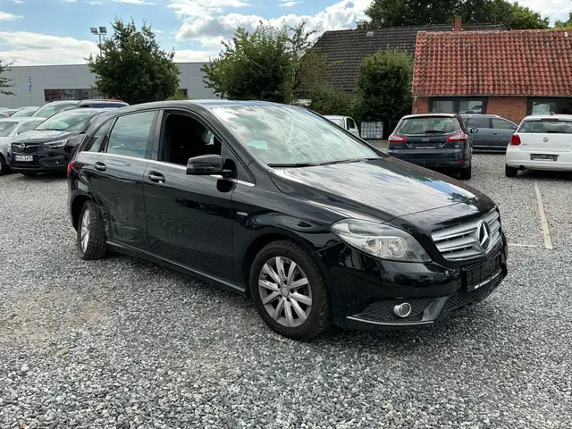 Mercedes-Benz B 180 Navi, PDC, Sitzheizung, Klimaautomatik
