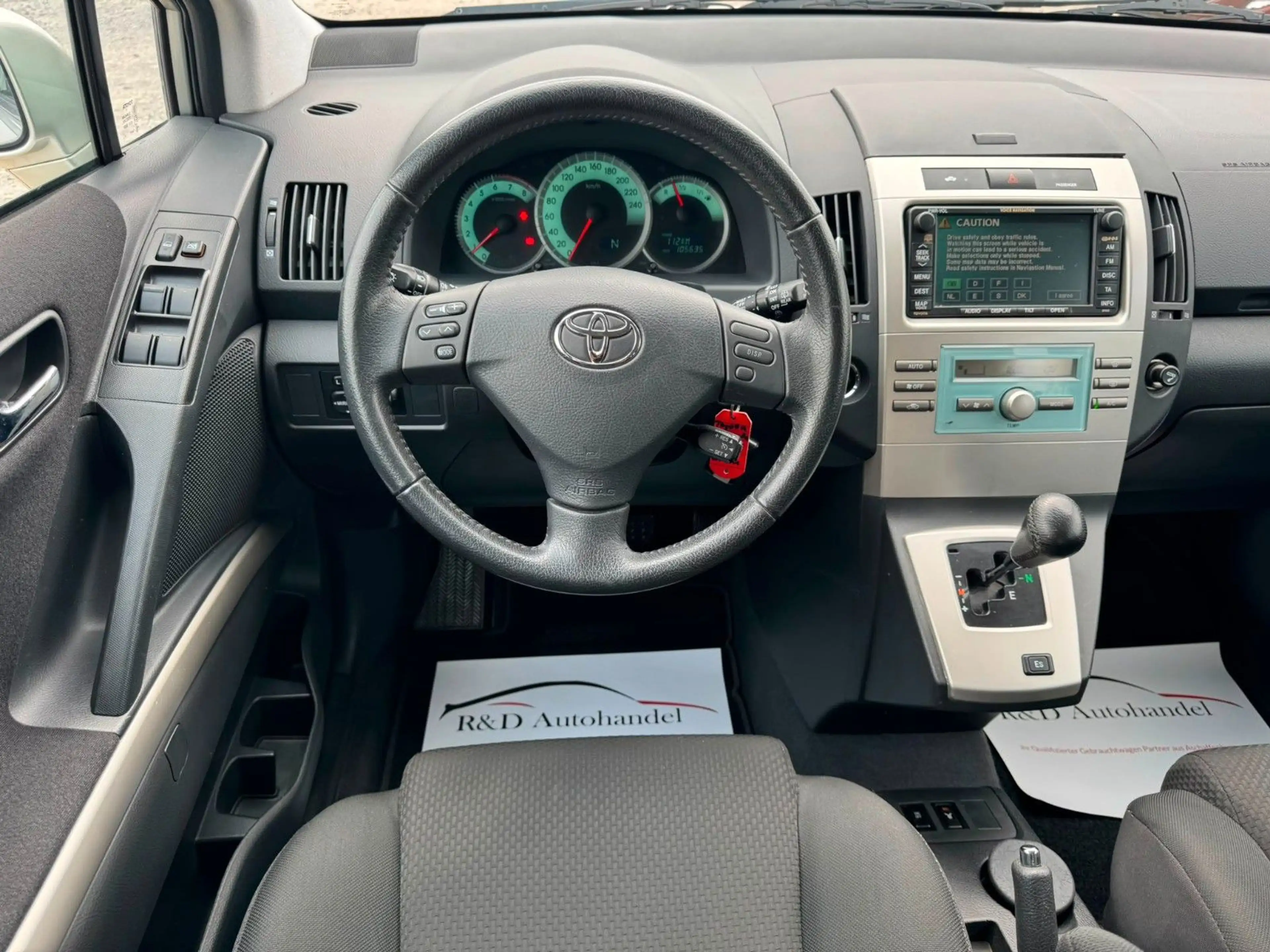 Toyota Corolla Verso 1.8 Executive — photo 12