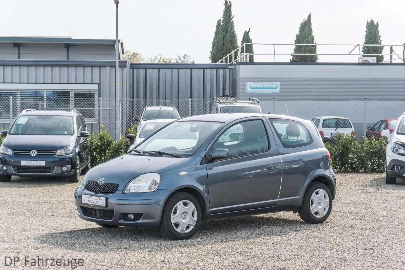 Toyota Yaris 1.3 Edition Bluetooth Klima Top Zustand Gris - 1