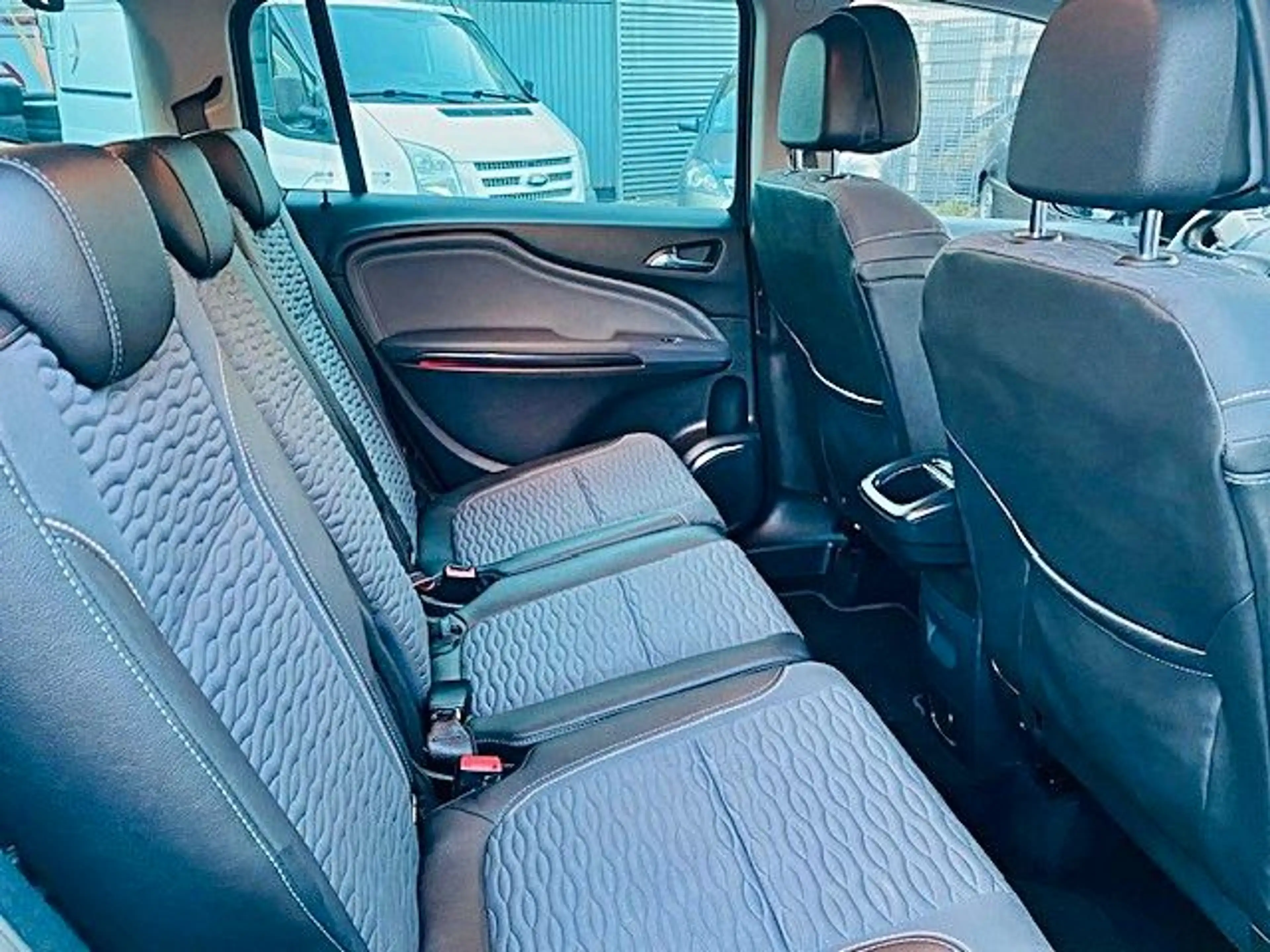 Opel Zafira Tourer 1.4 Turbo ecoFLEX INNOVATION S/S — photo 16