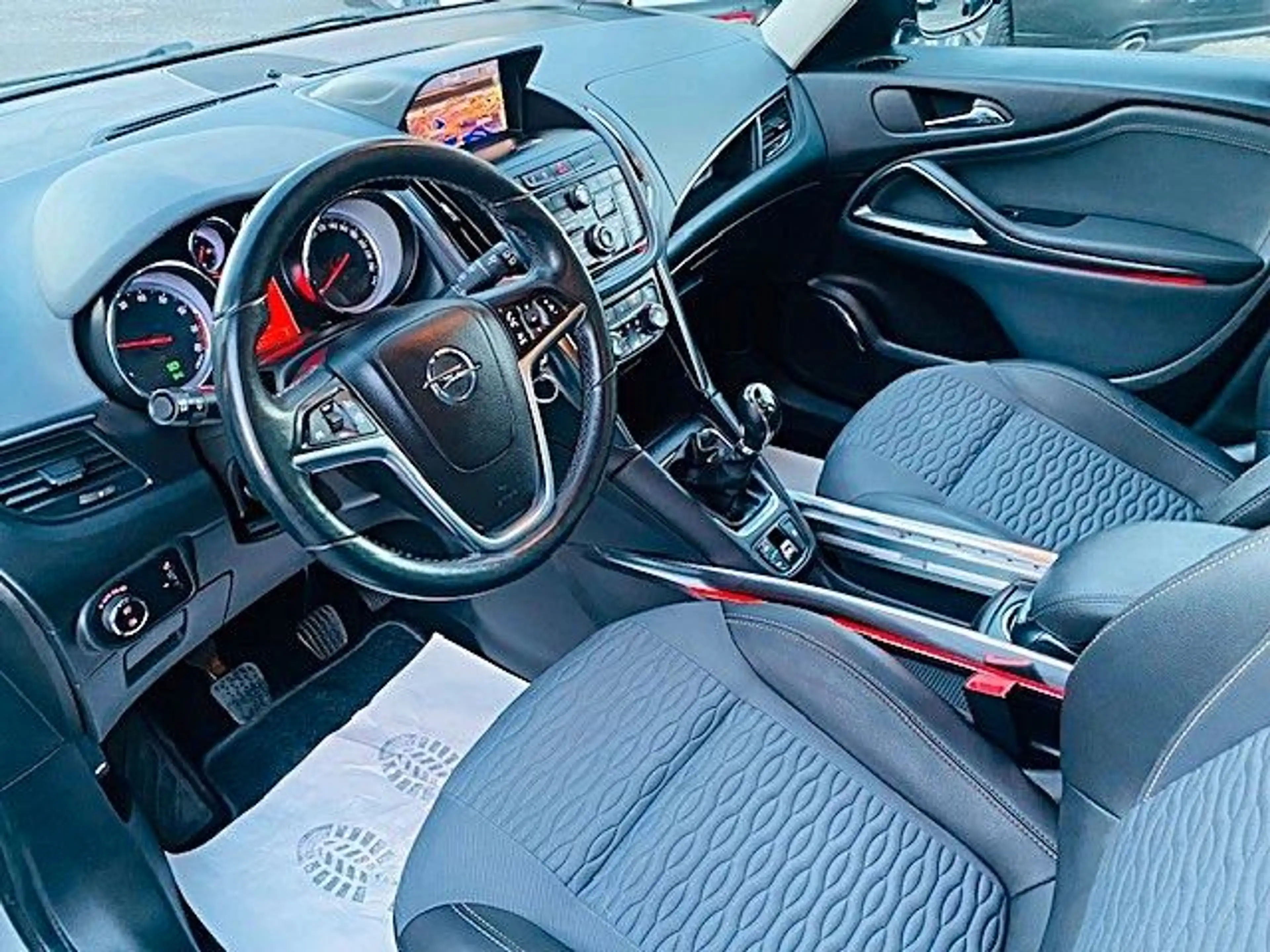 Opel Zafira Tourer 1.4 Turbo ecoFLEX INNOVATION S/S — photo 13