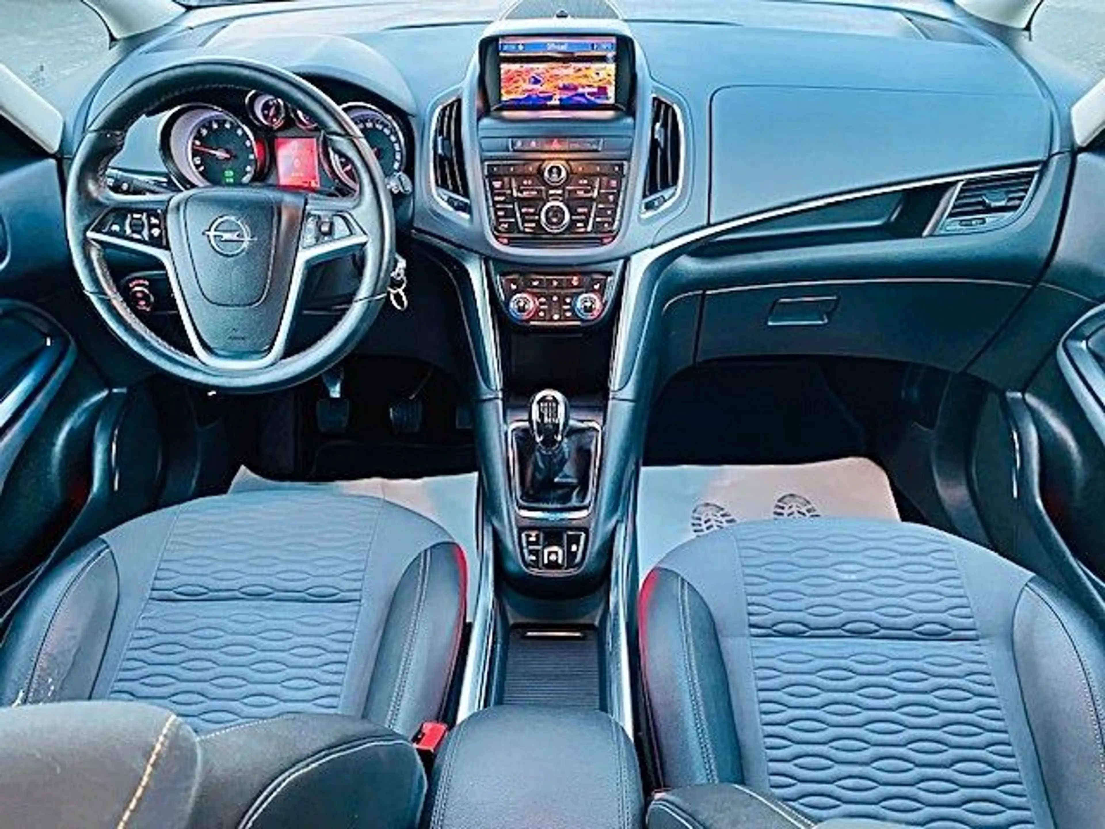 Opel Zafira Tourer 1.4 Turbo ecoFLEX INNOVATION S/S — photo 23