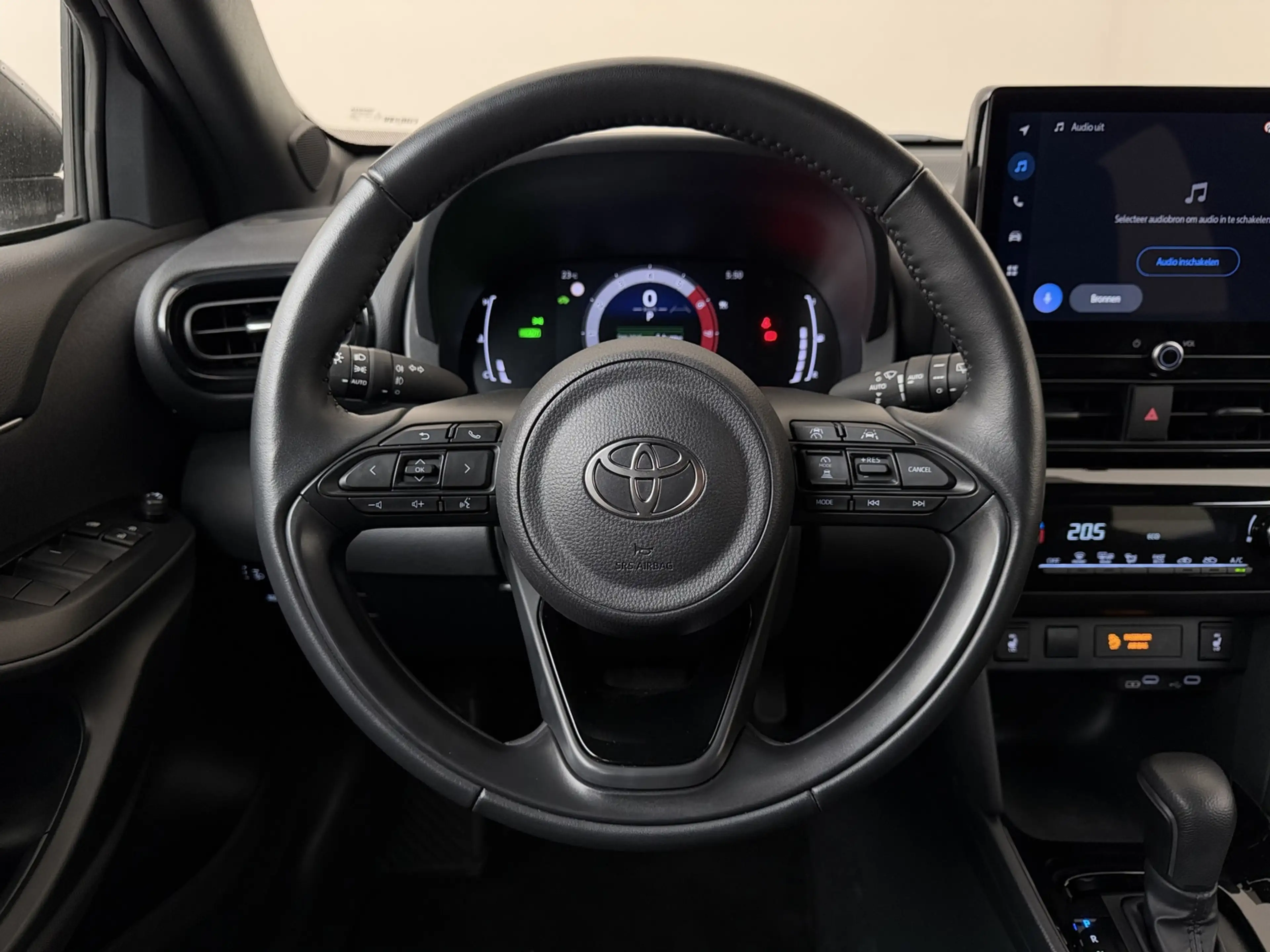 Toyota Yaris Cross 1.5 Hybrid 115 Dynamic I Stuur en Stoelverwaming I — photo 9