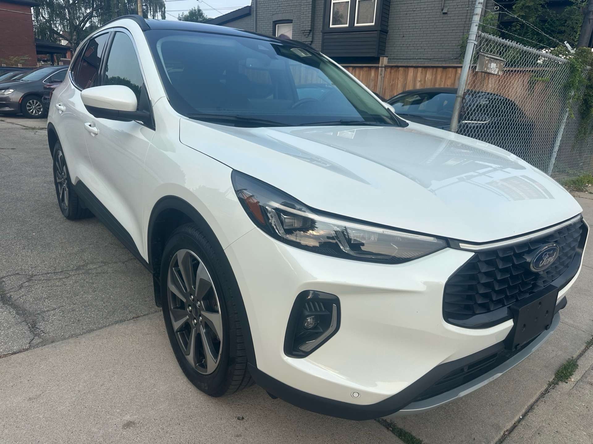 2023 Ford Escape Platinum AWD — снимка 1