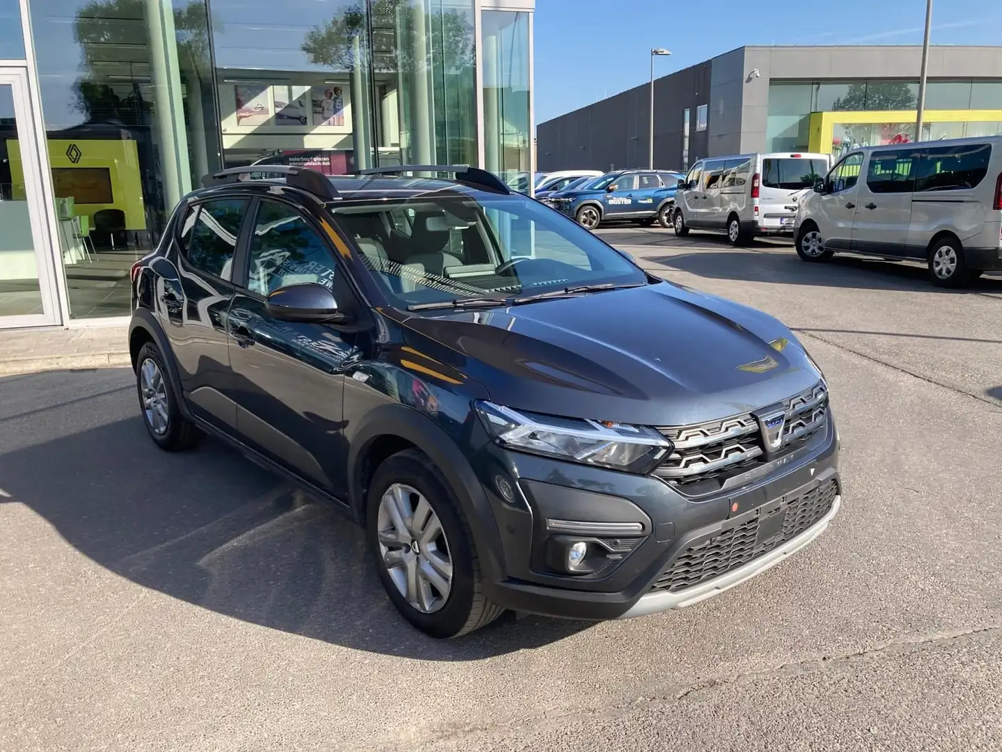 Dacia Sandero TCe Stepway Plus Grijs - 1