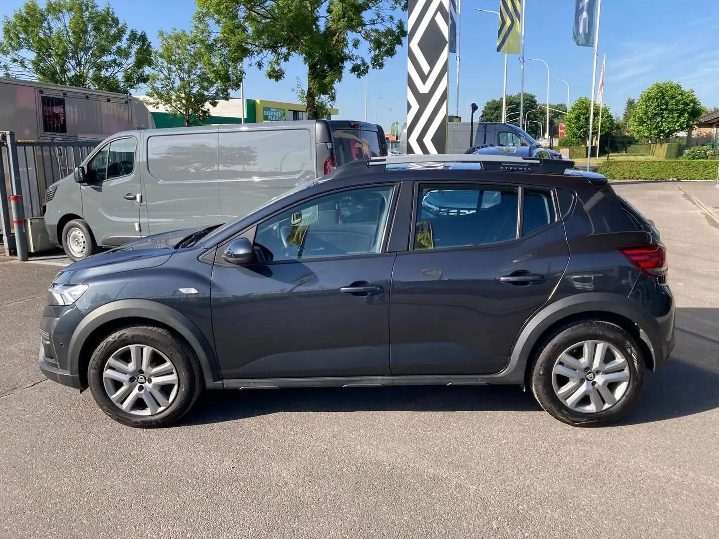 Dacia Sandero TCe Stepway Plus Grijs - 2