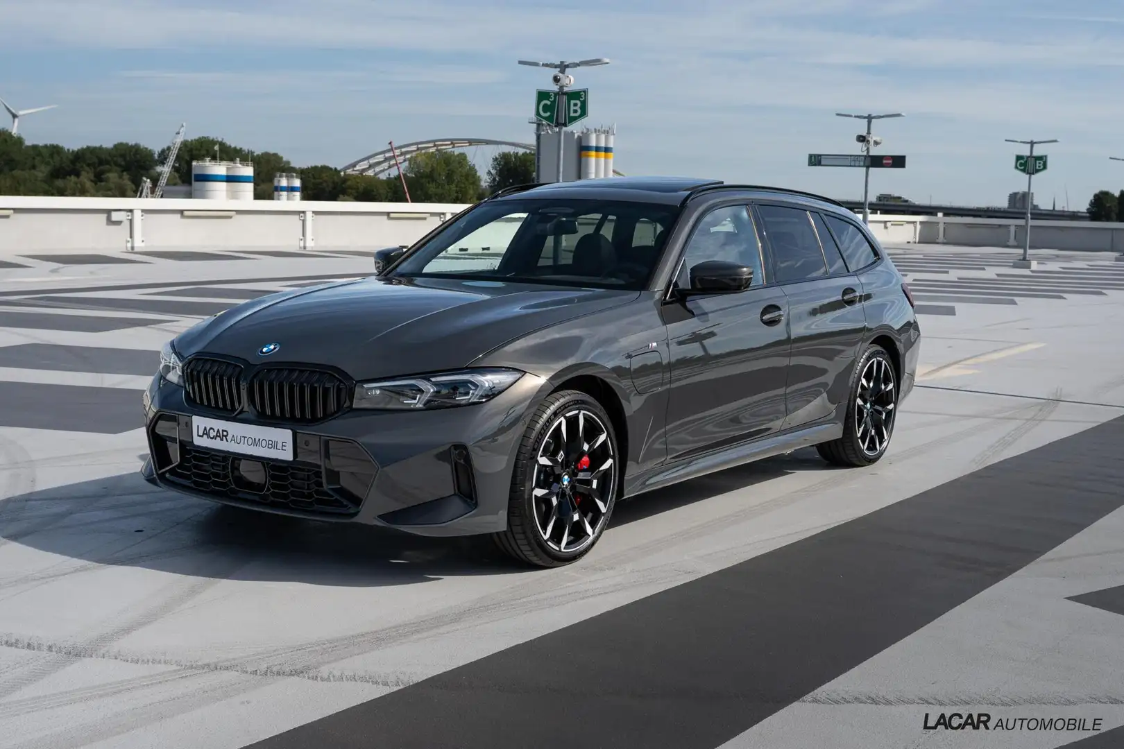 BMW 330 3-serie Touring 330e xDrive I M Sport Pro I 83k NP Grau - 2