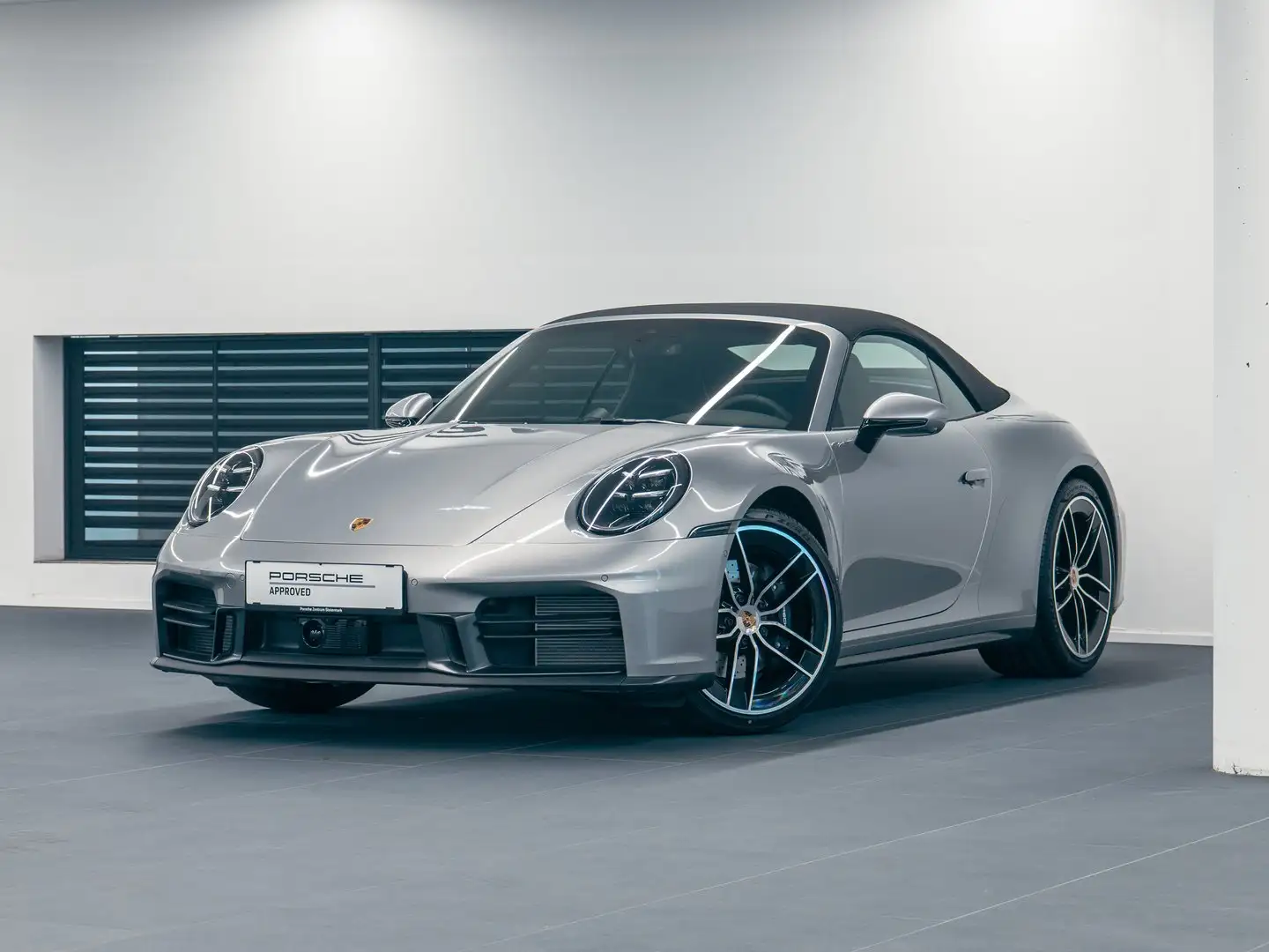 Porsche 911 Carrera Cabriolet Grau - 2