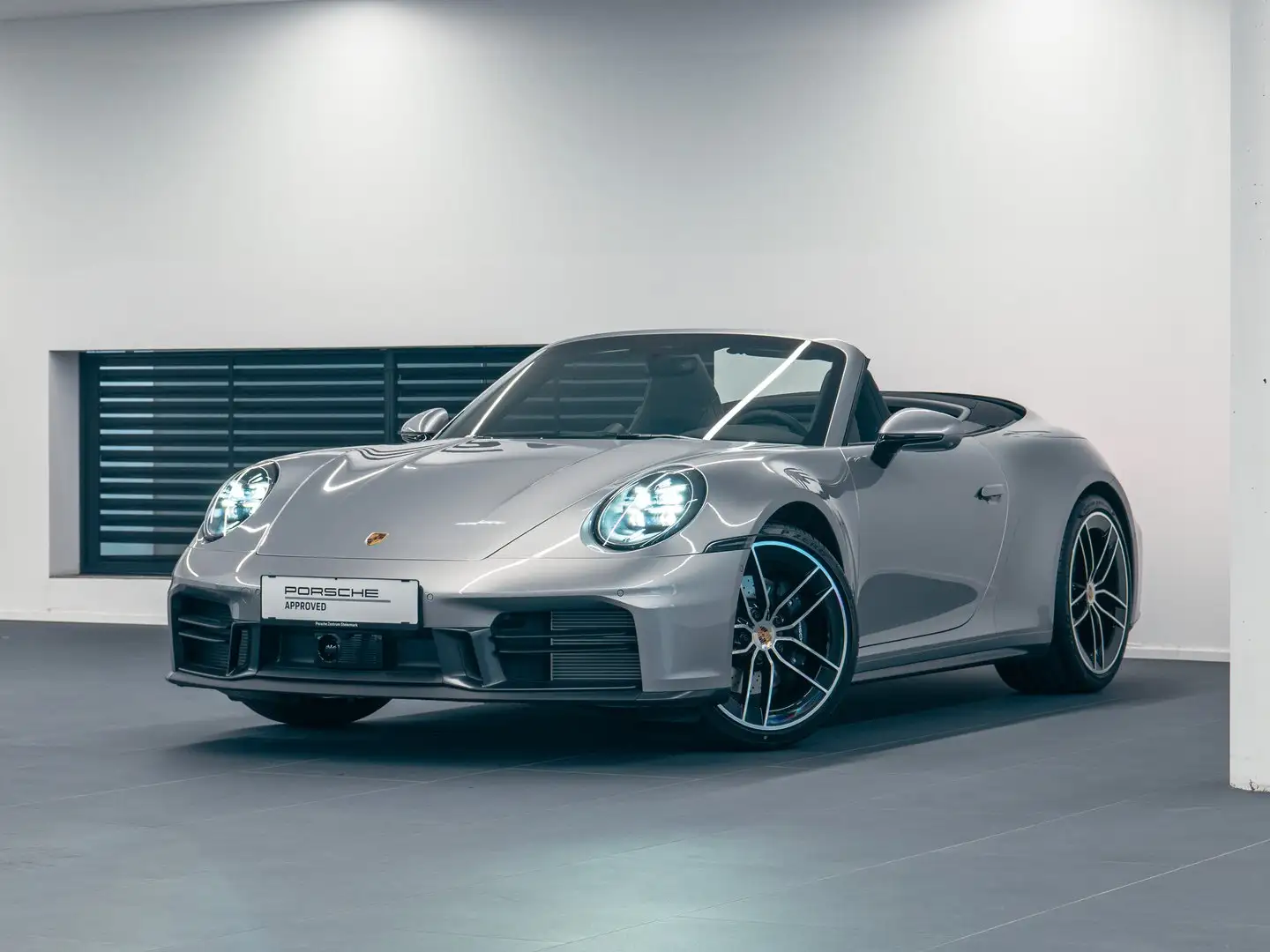 Porsche 911 Carrera Cabriolet Grau - 1