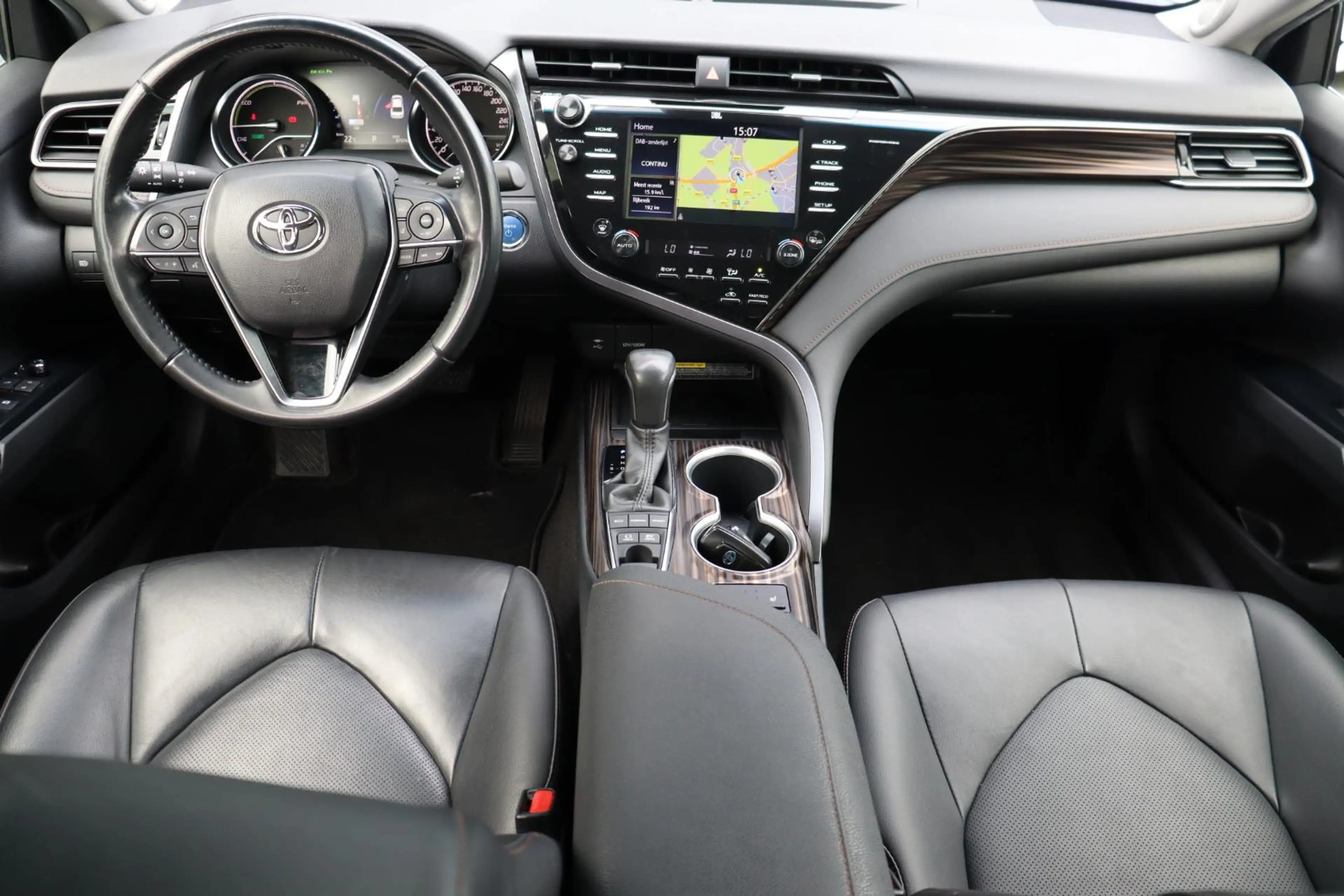 Toyota Camry 2.5 Hybrid Premium, JBL, Climate control, LM velge — photo 3